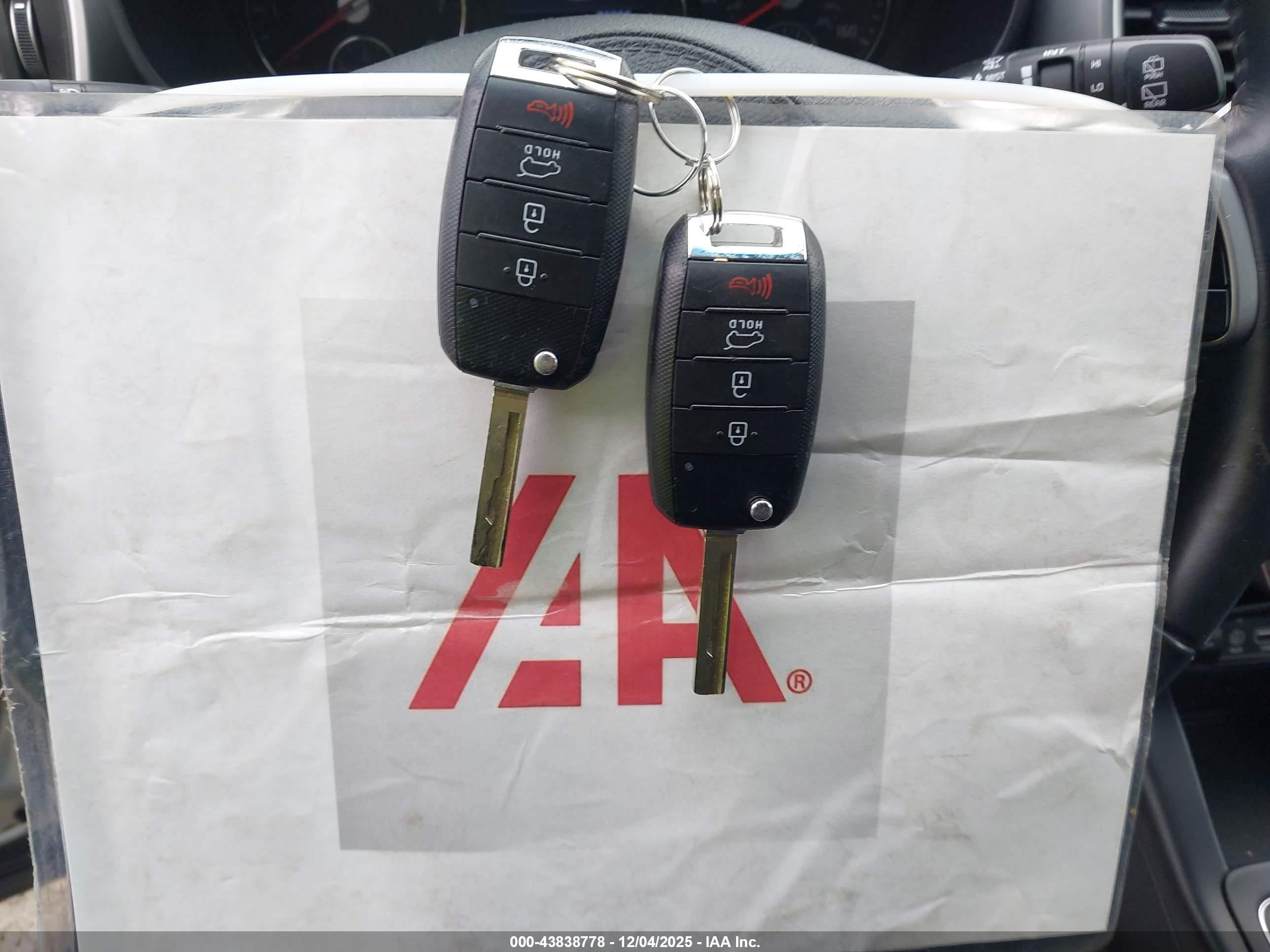 KIA SORENTO image 11