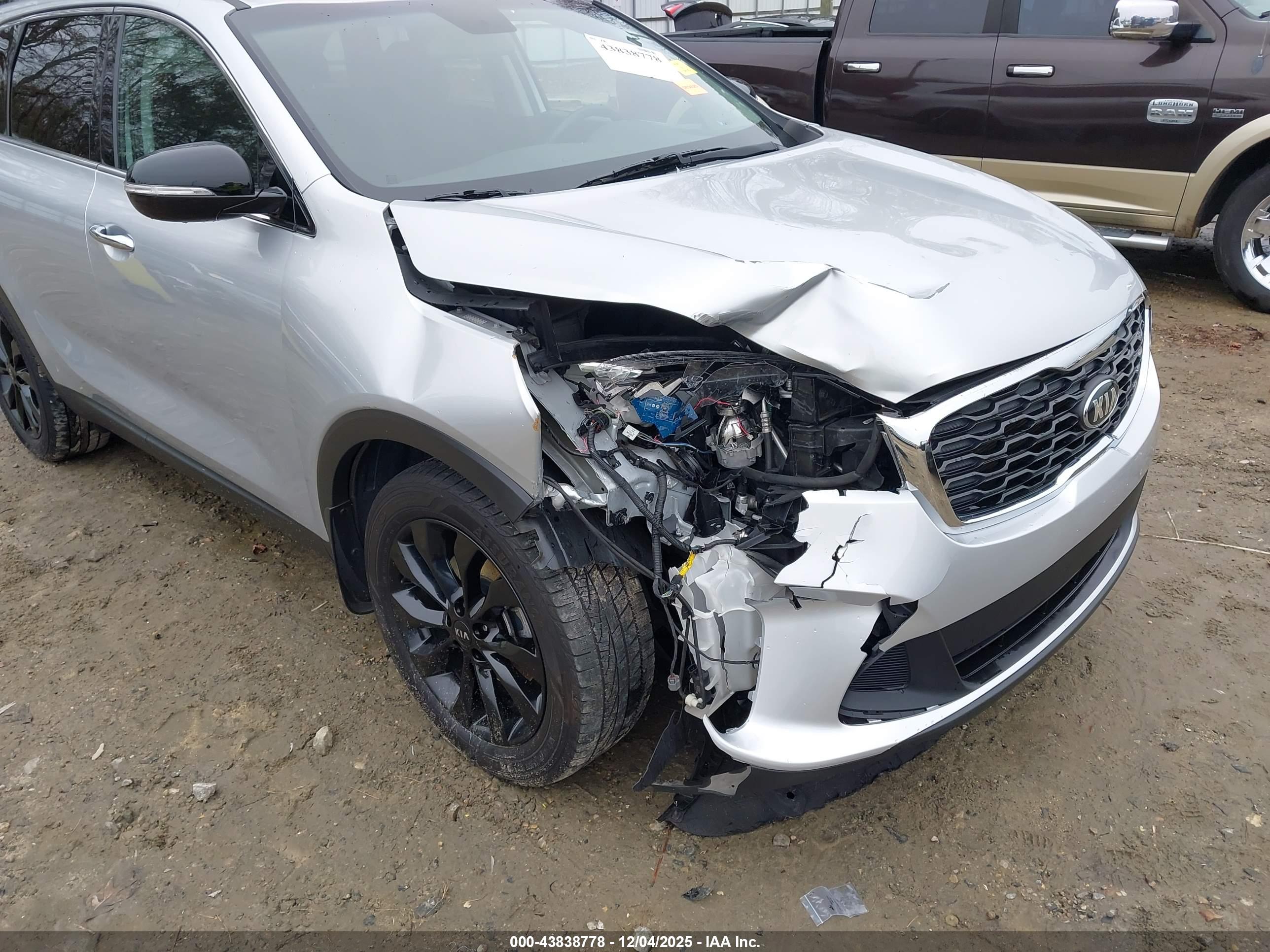 KIA SORENTO image 6