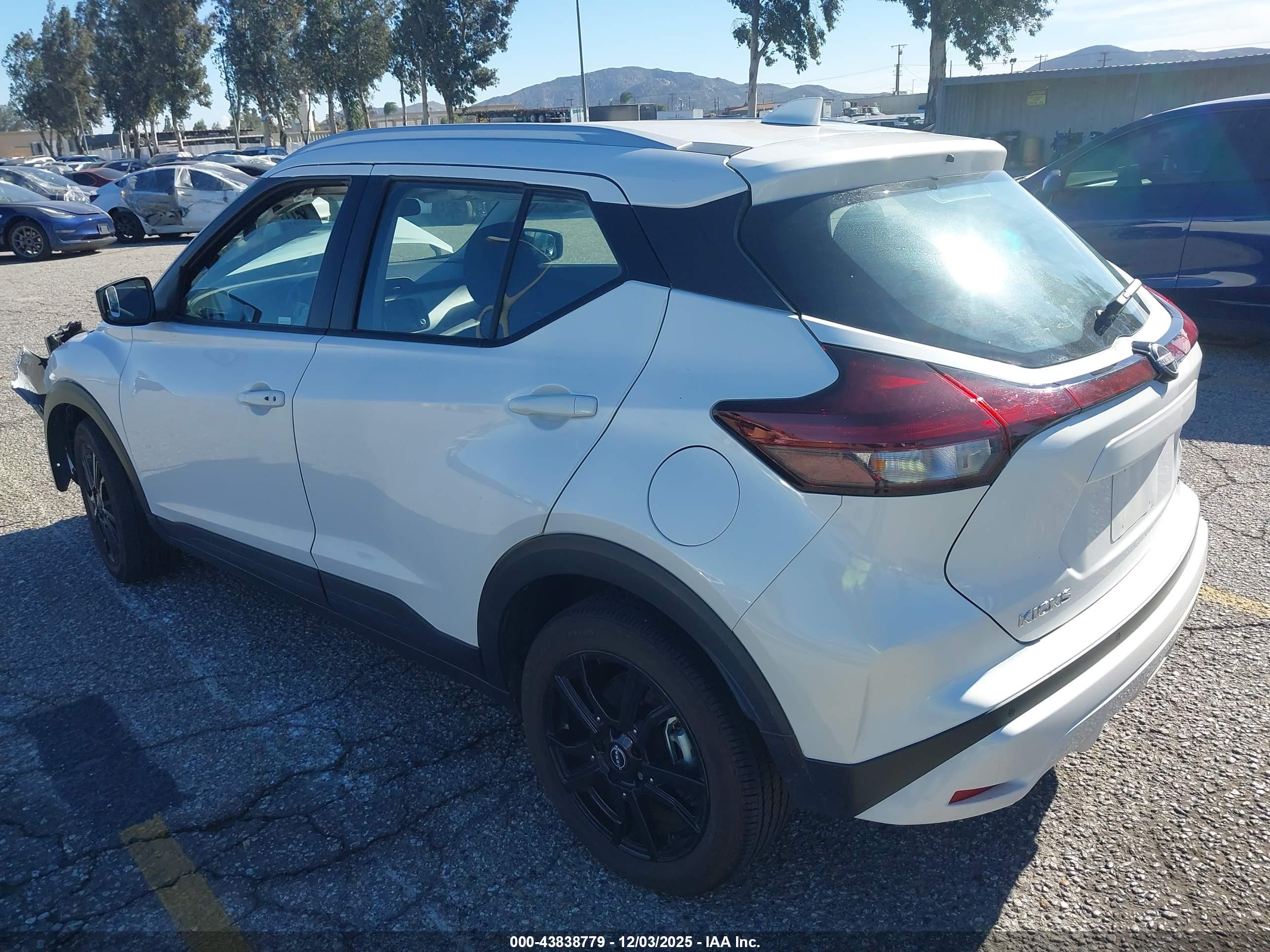 NISSAN KICKS image 3
