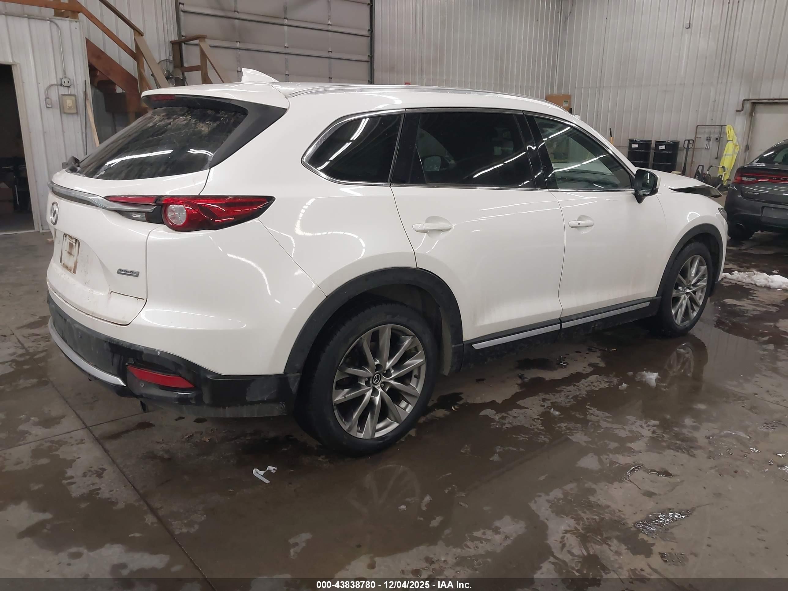 MAZDA CX-9 image 4