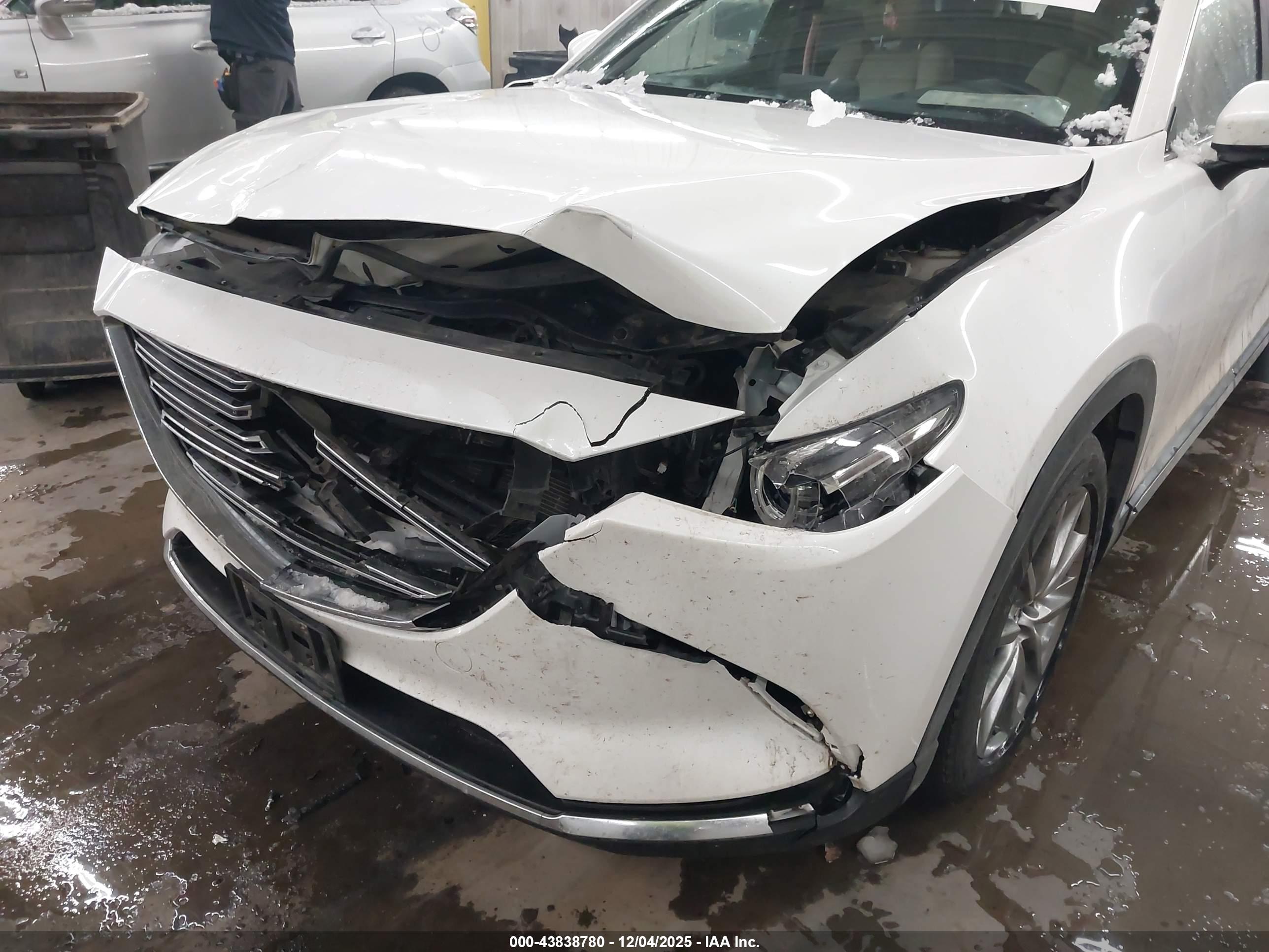 MAZDA CX-9 image 6