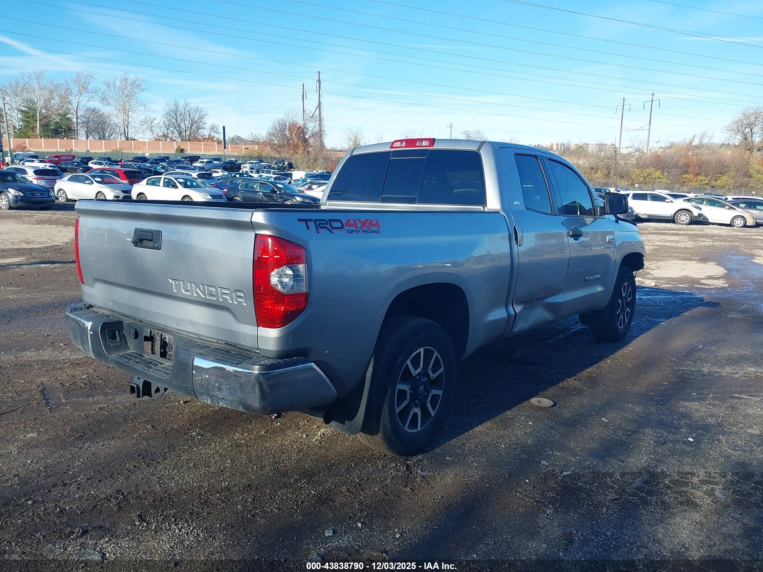 TOYOTA TUNDRA image 4