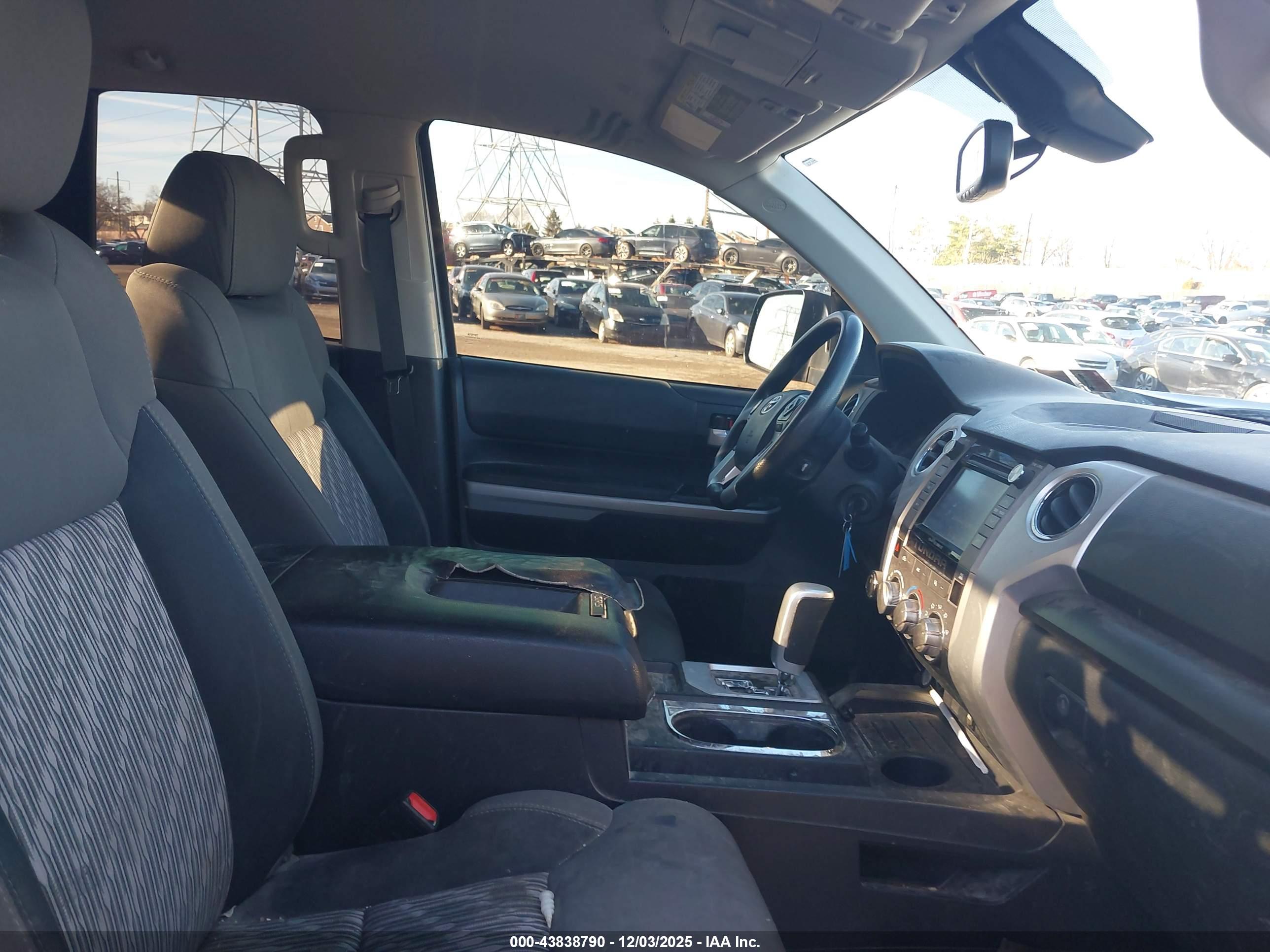 TOYOTA TUNDRA image 5