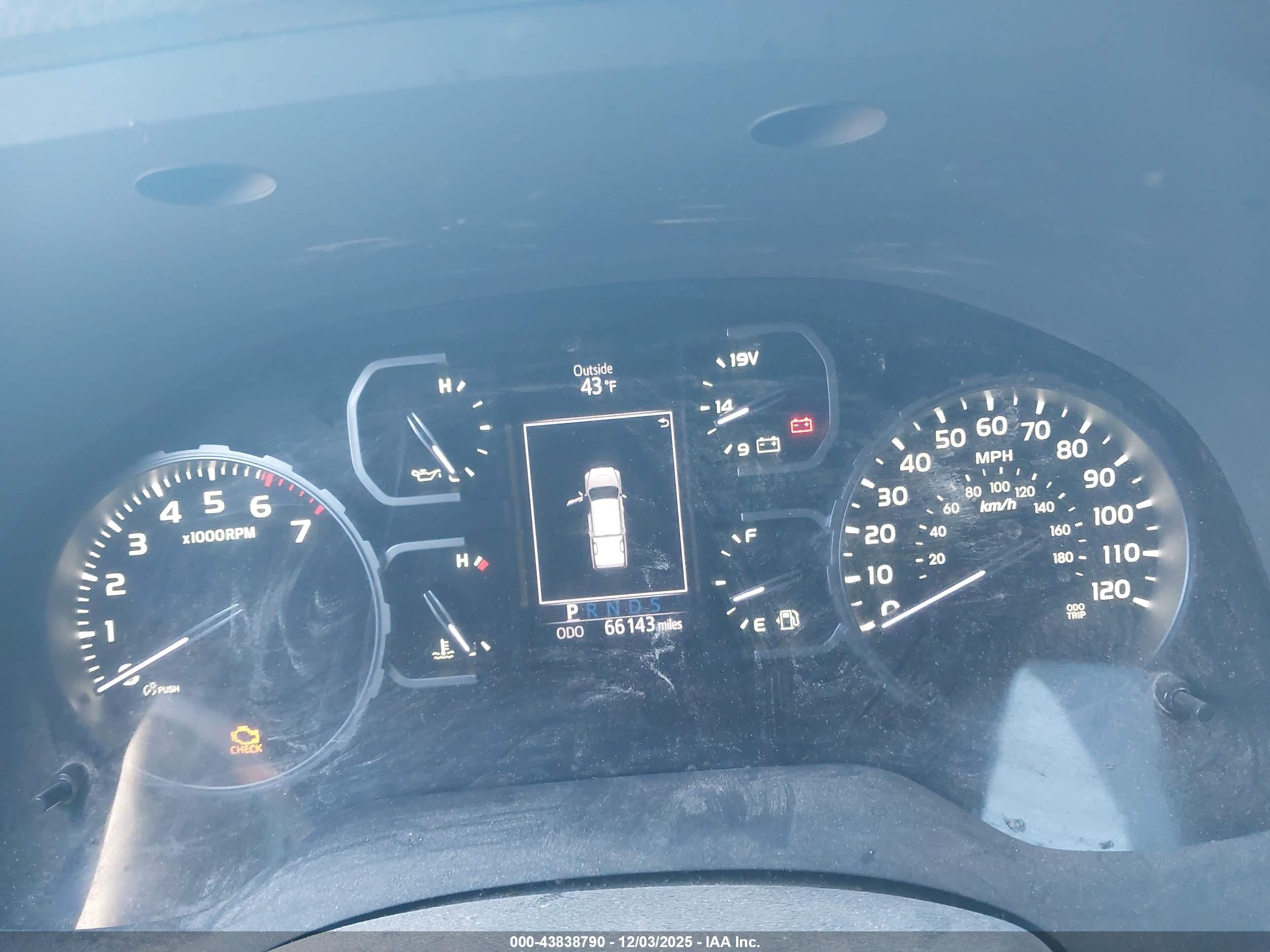 TOYOTA TUNDRA image 7