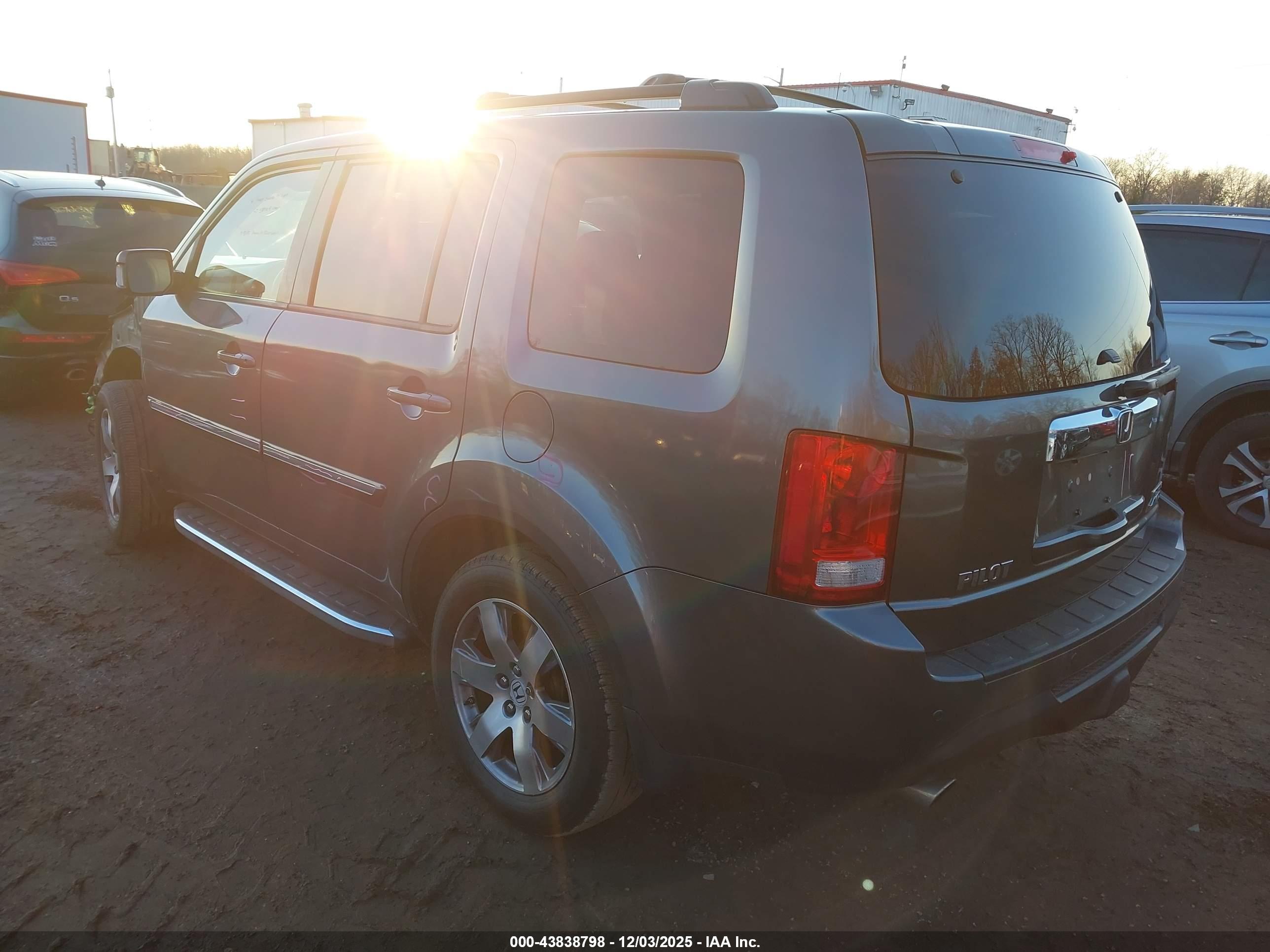 HONDA PILOT image 3