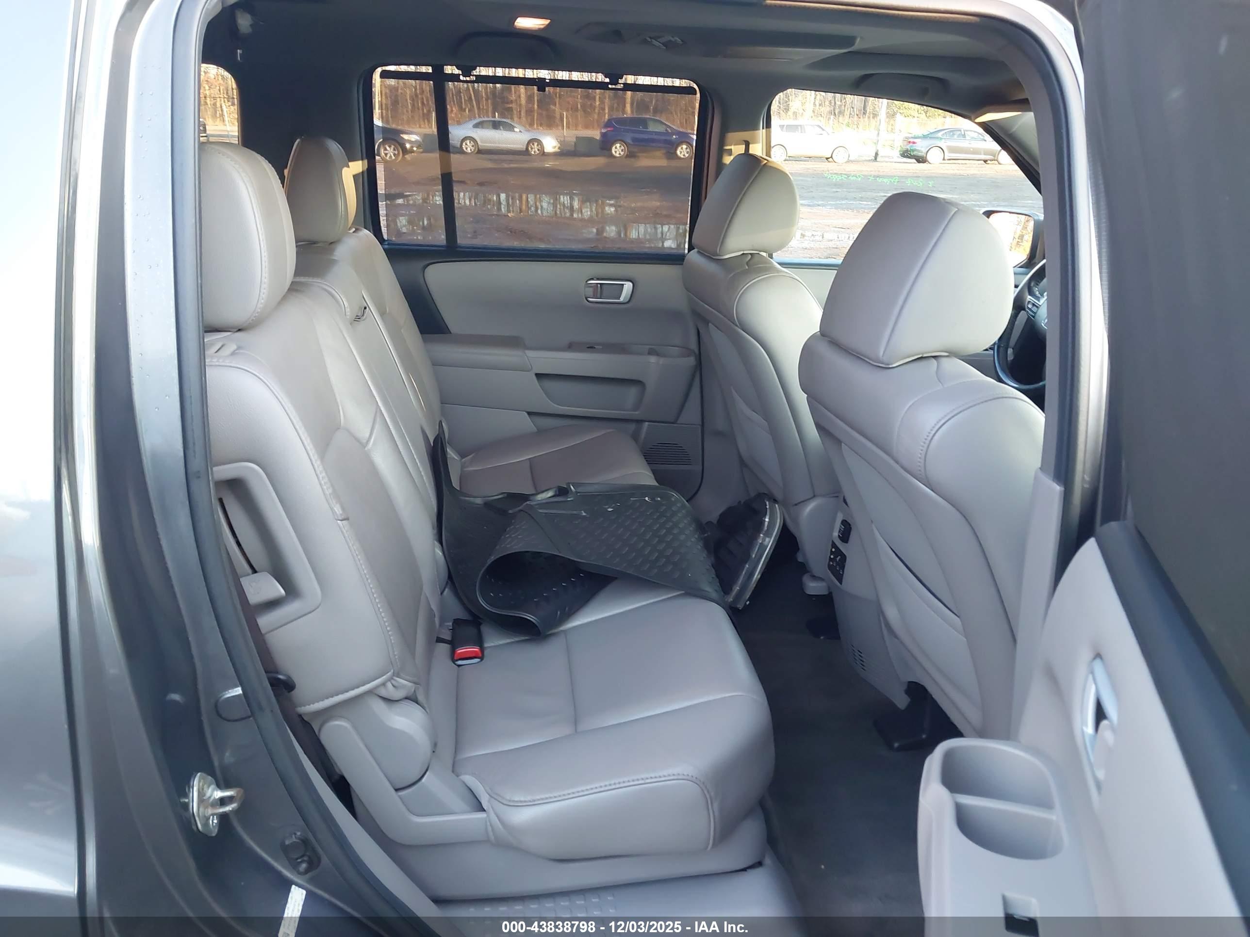 HONDA PILOT image 8