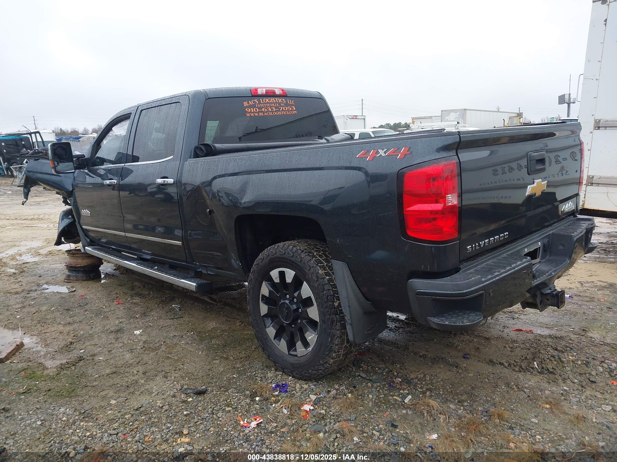 CHEVROLET SILVERADO image 3