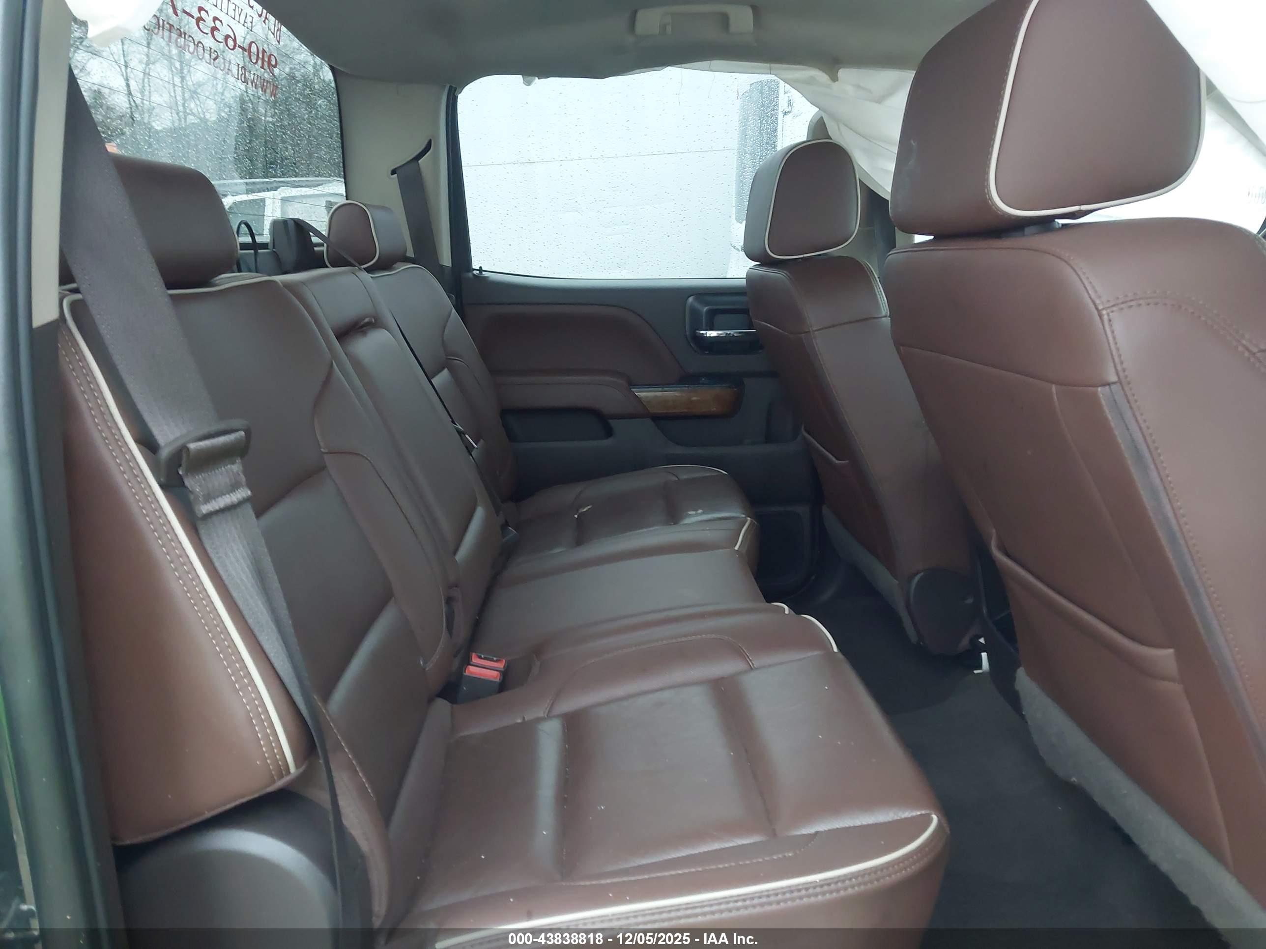 CHEVROLET SILVERADO image 8