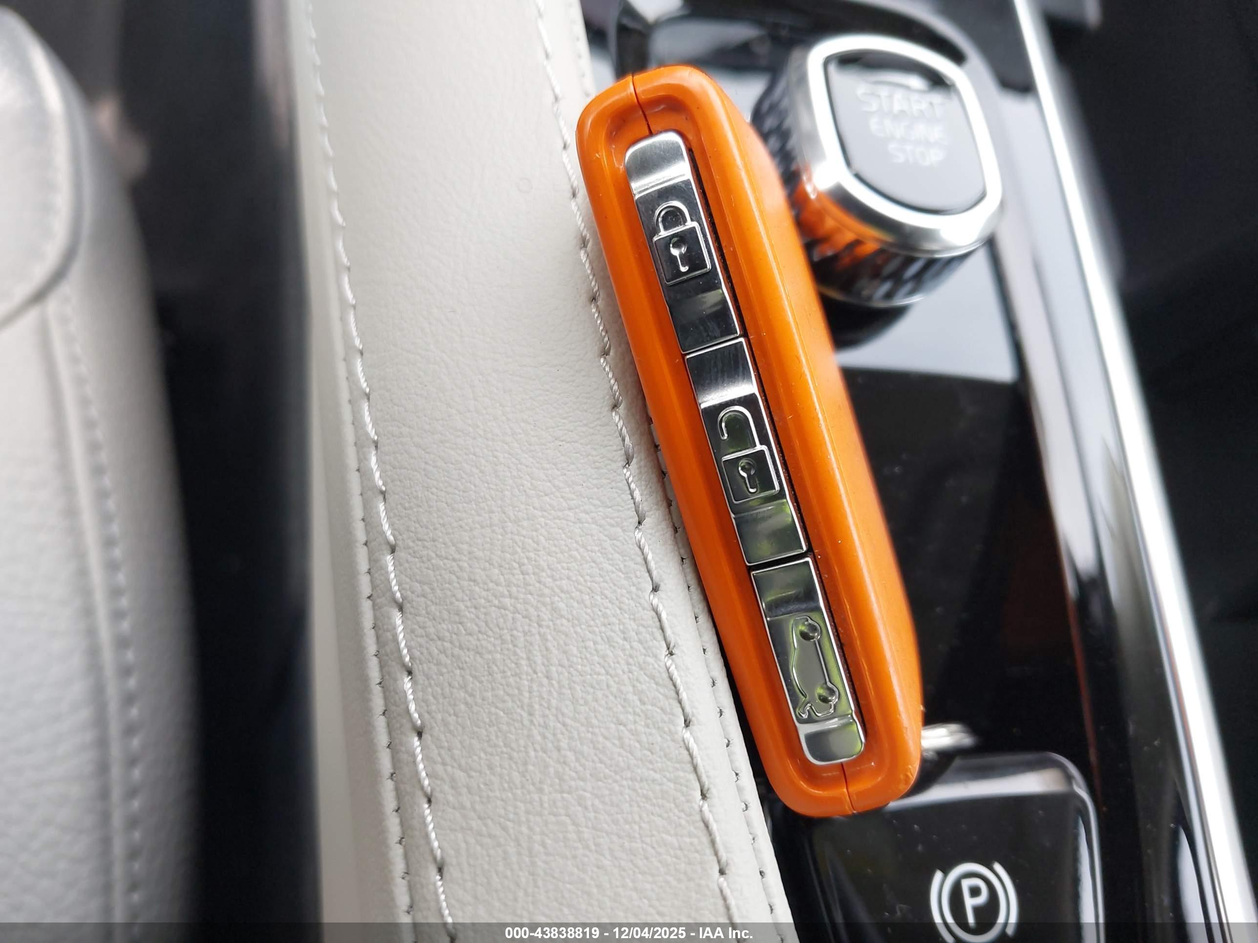 VOLVO XC90 image 11
