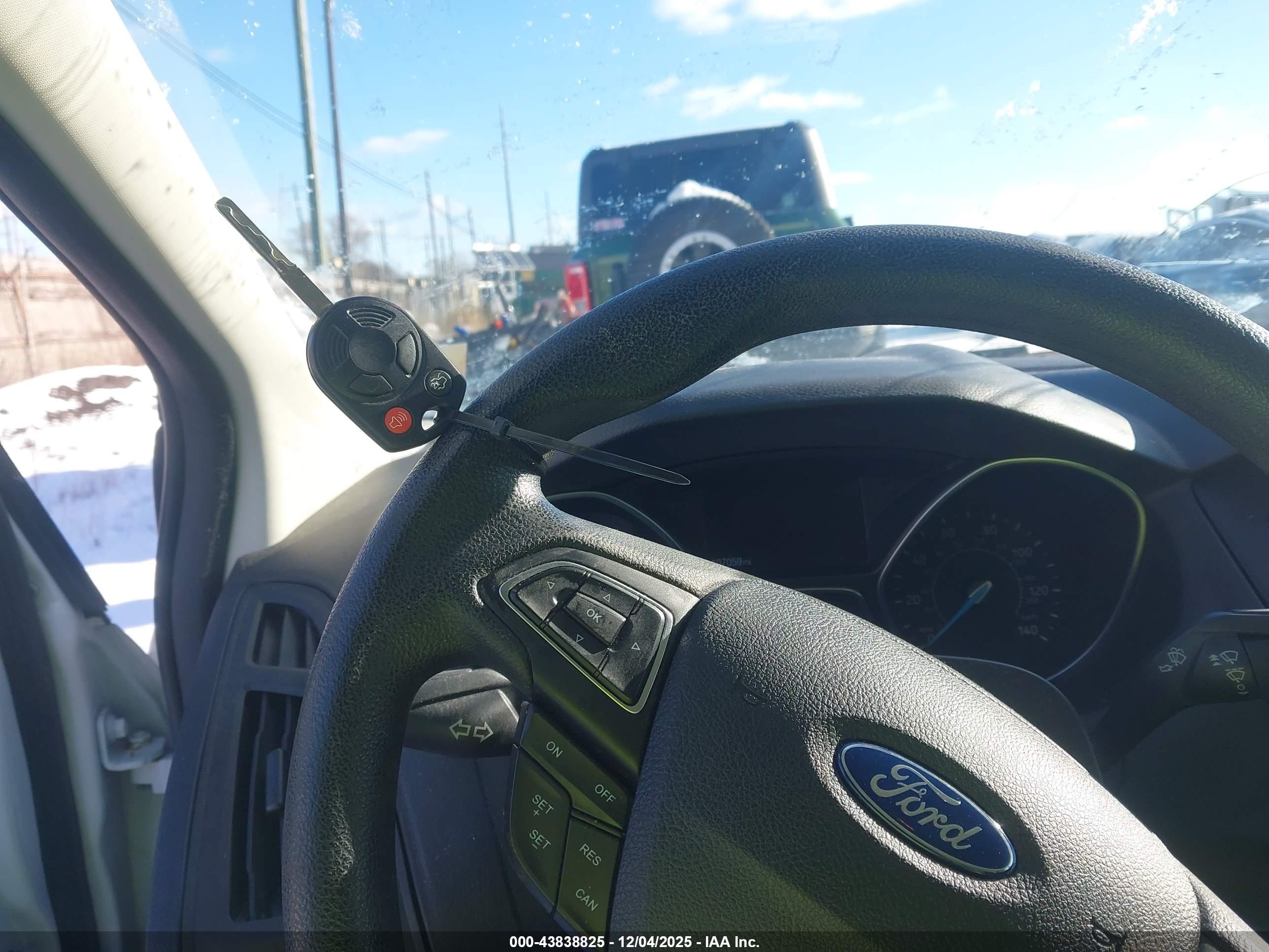 FORD FOCUS image 11