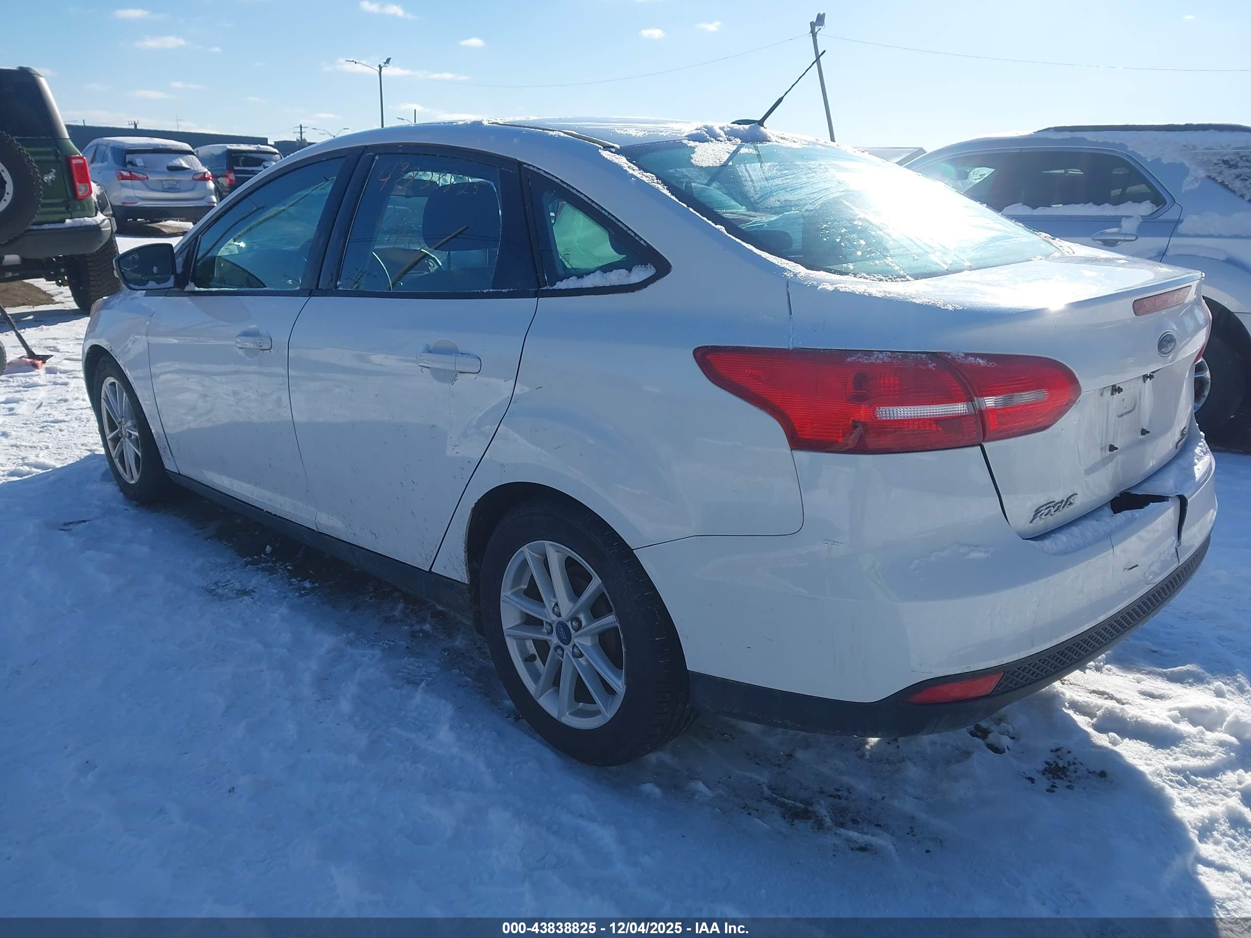 FORD FOCUS image 3