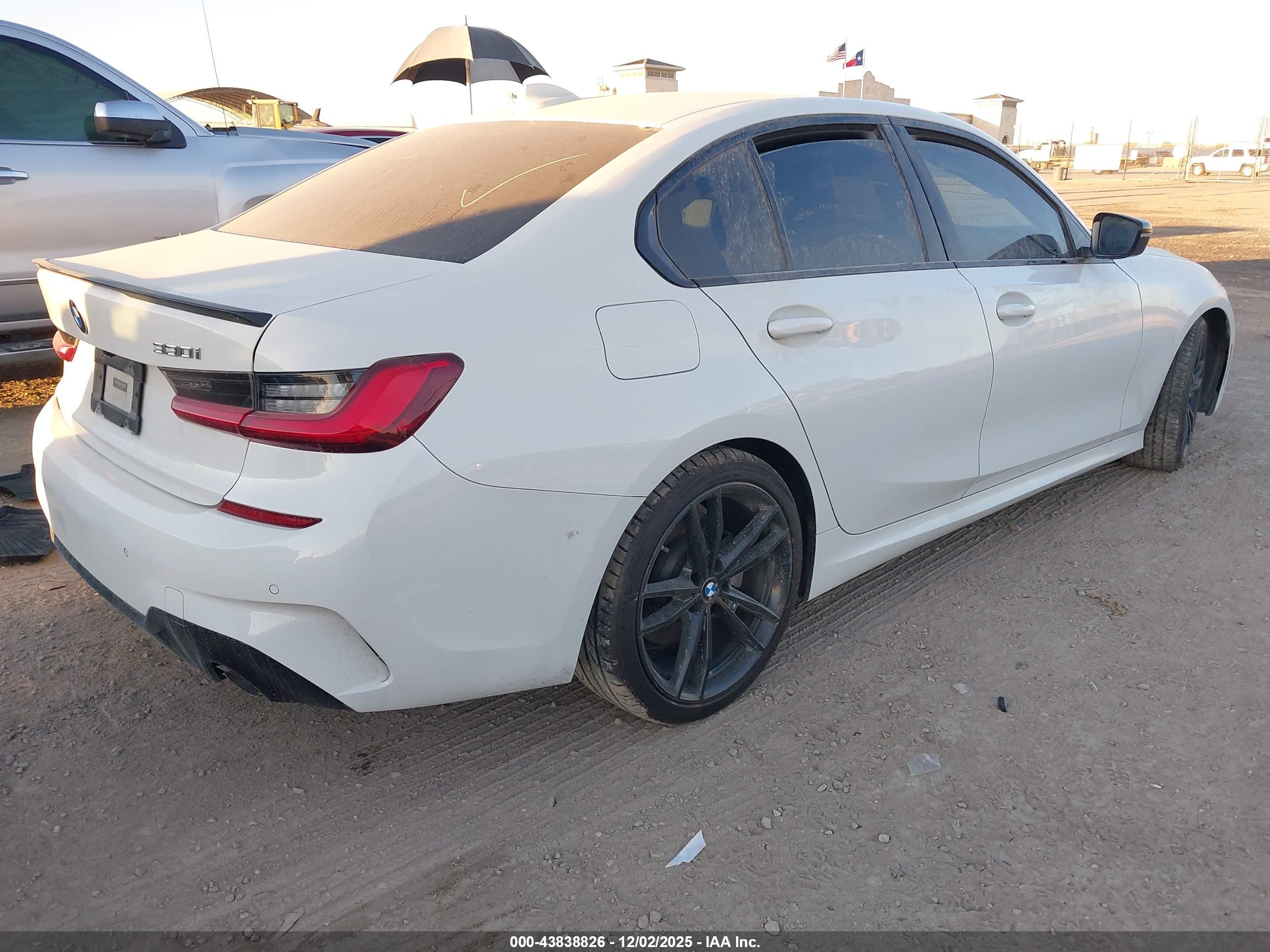 BMW 330I image 4