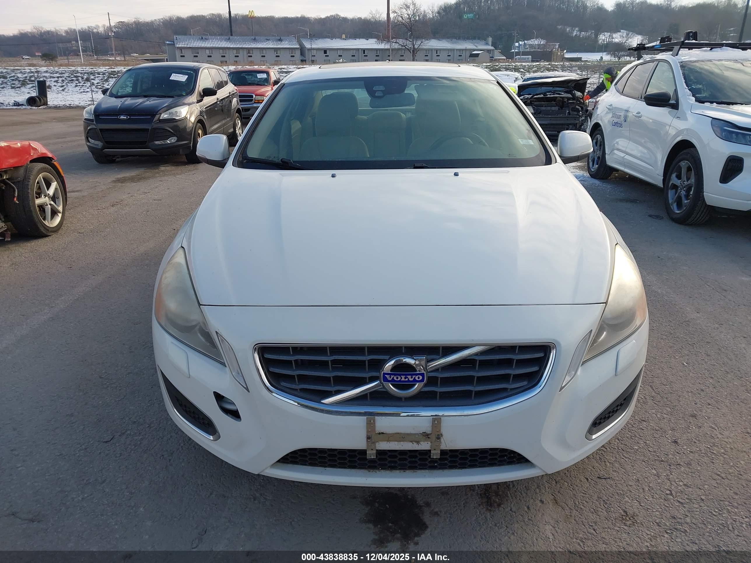 VOLVO S60 image 6