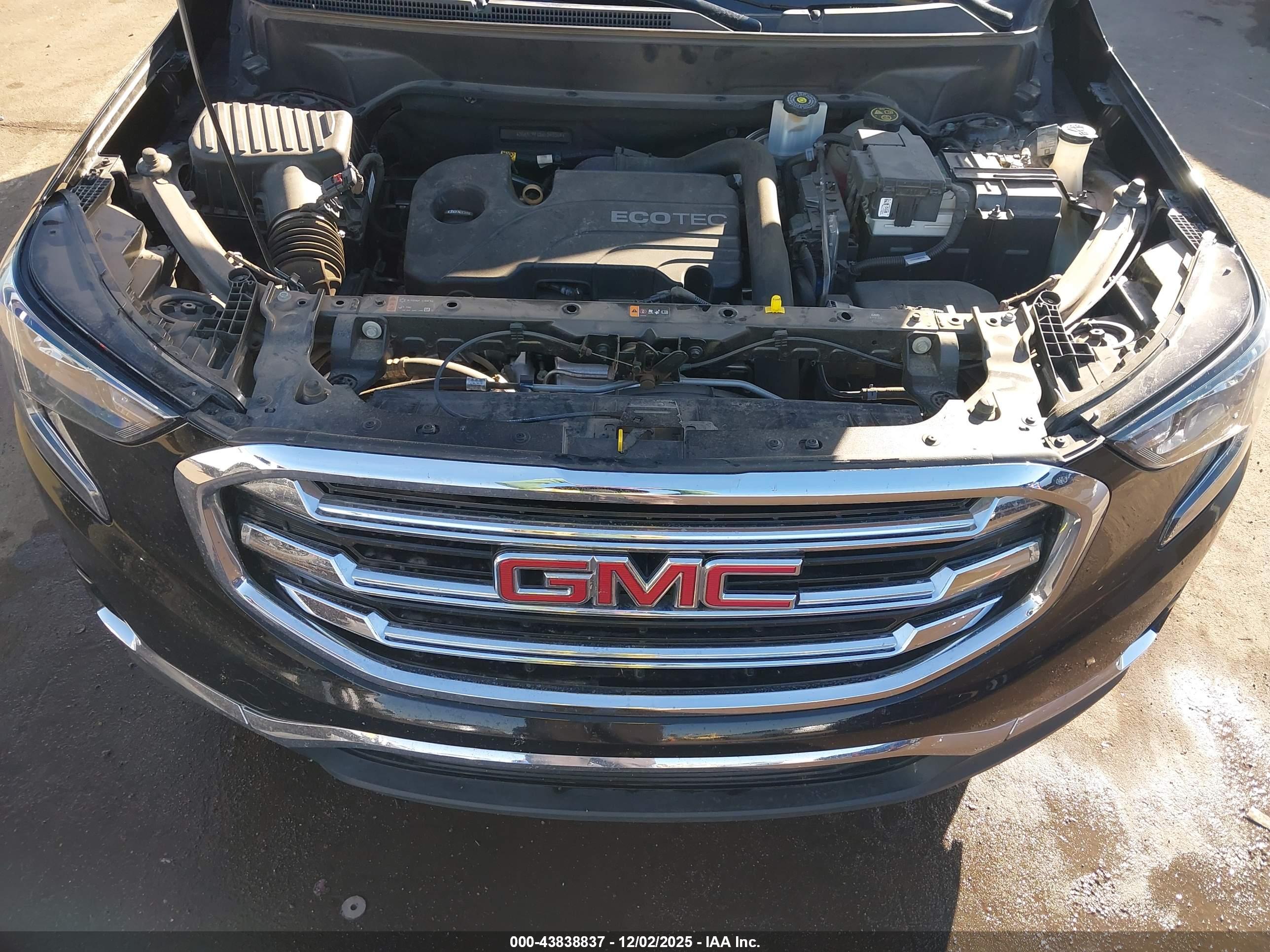 GMC TERRAIN image 10