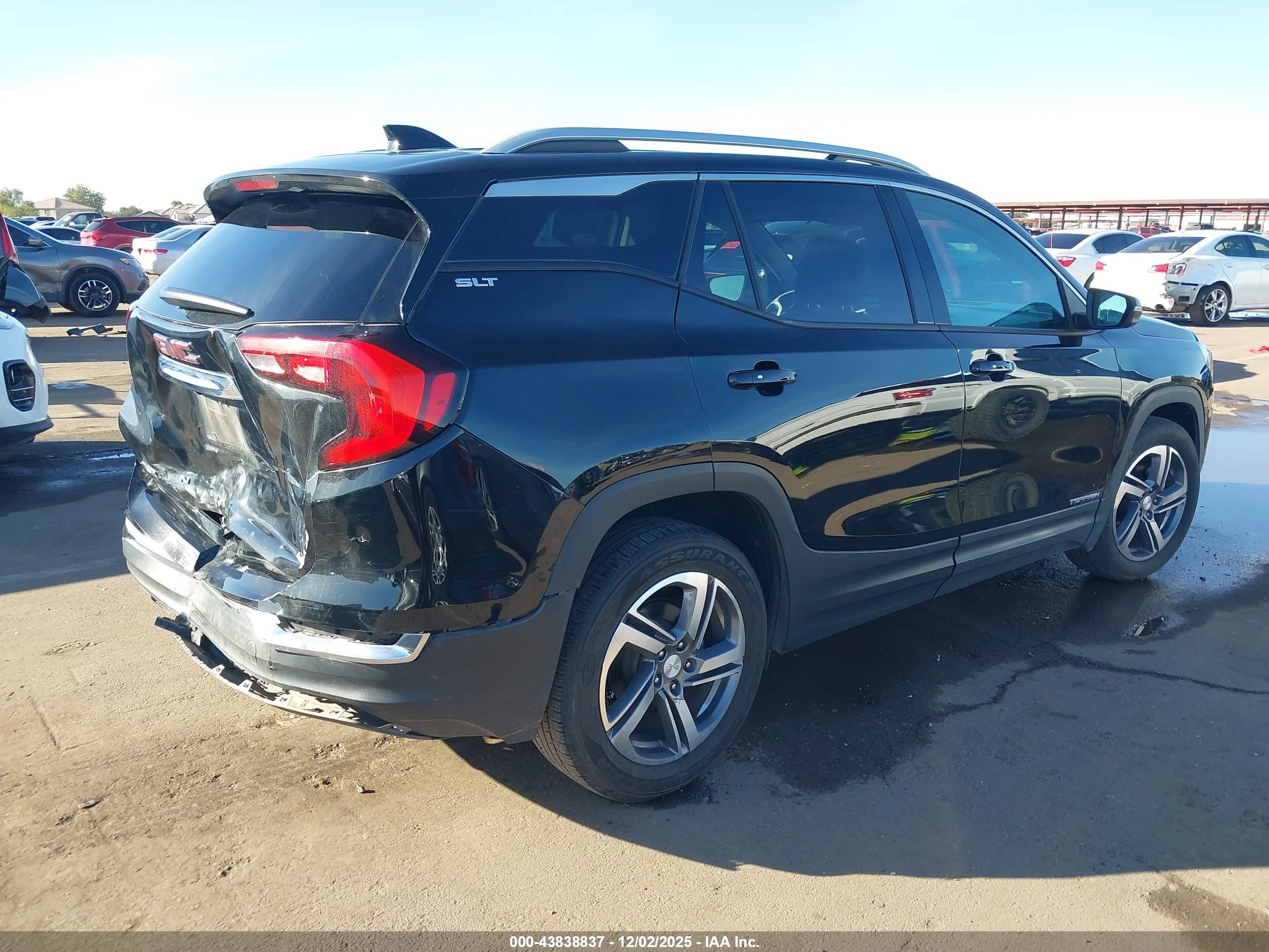 GMC TERRAIN image 4