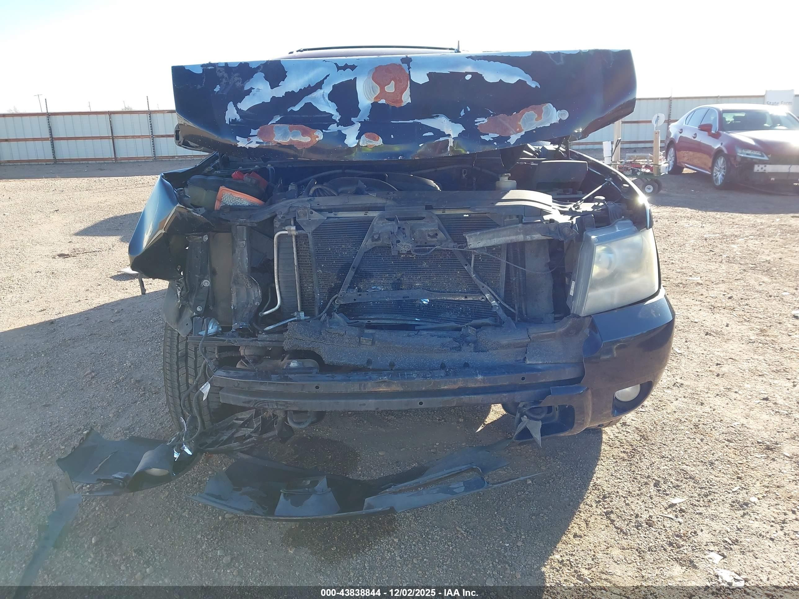 CHEVROLET TAHOE image 6