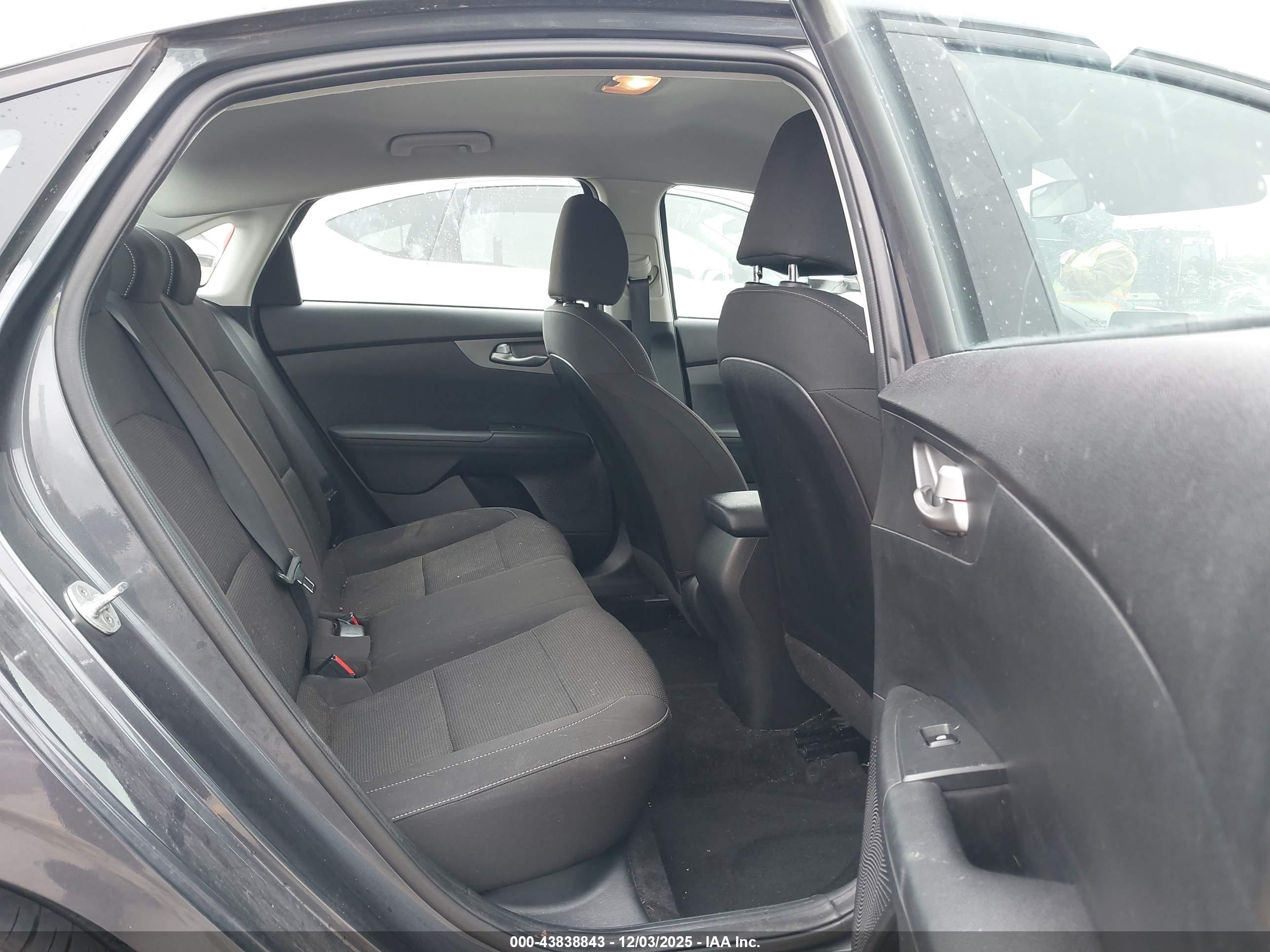 KIA FORTE image 8