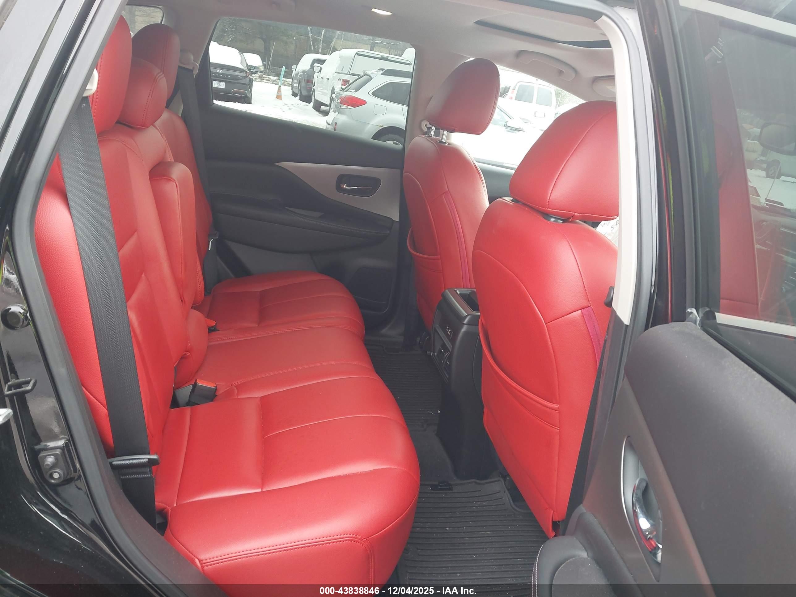 NISSAN MURANO image 8
