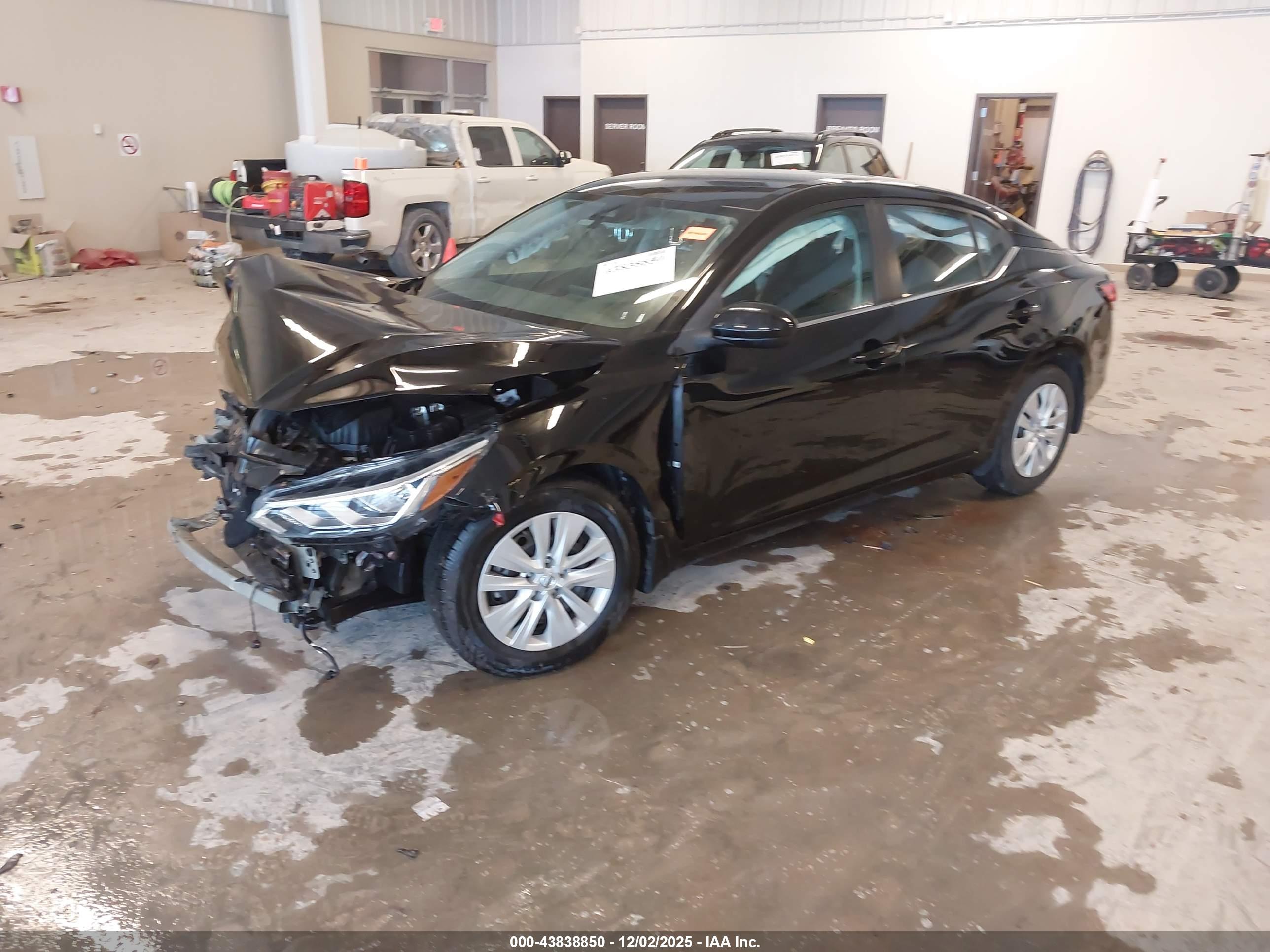 NISSAN SENTRA image 2