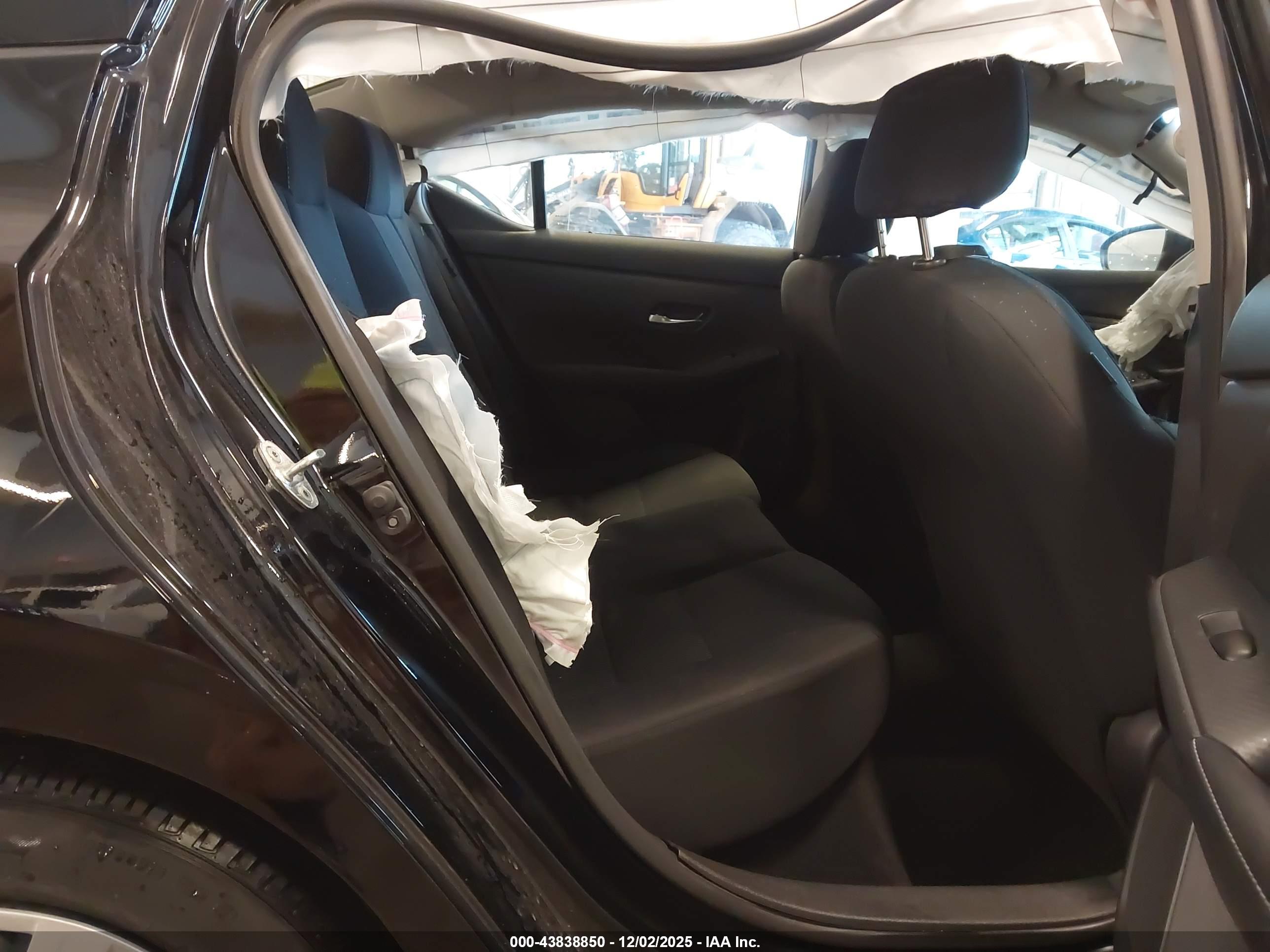 NISSAN SENTRA image 8