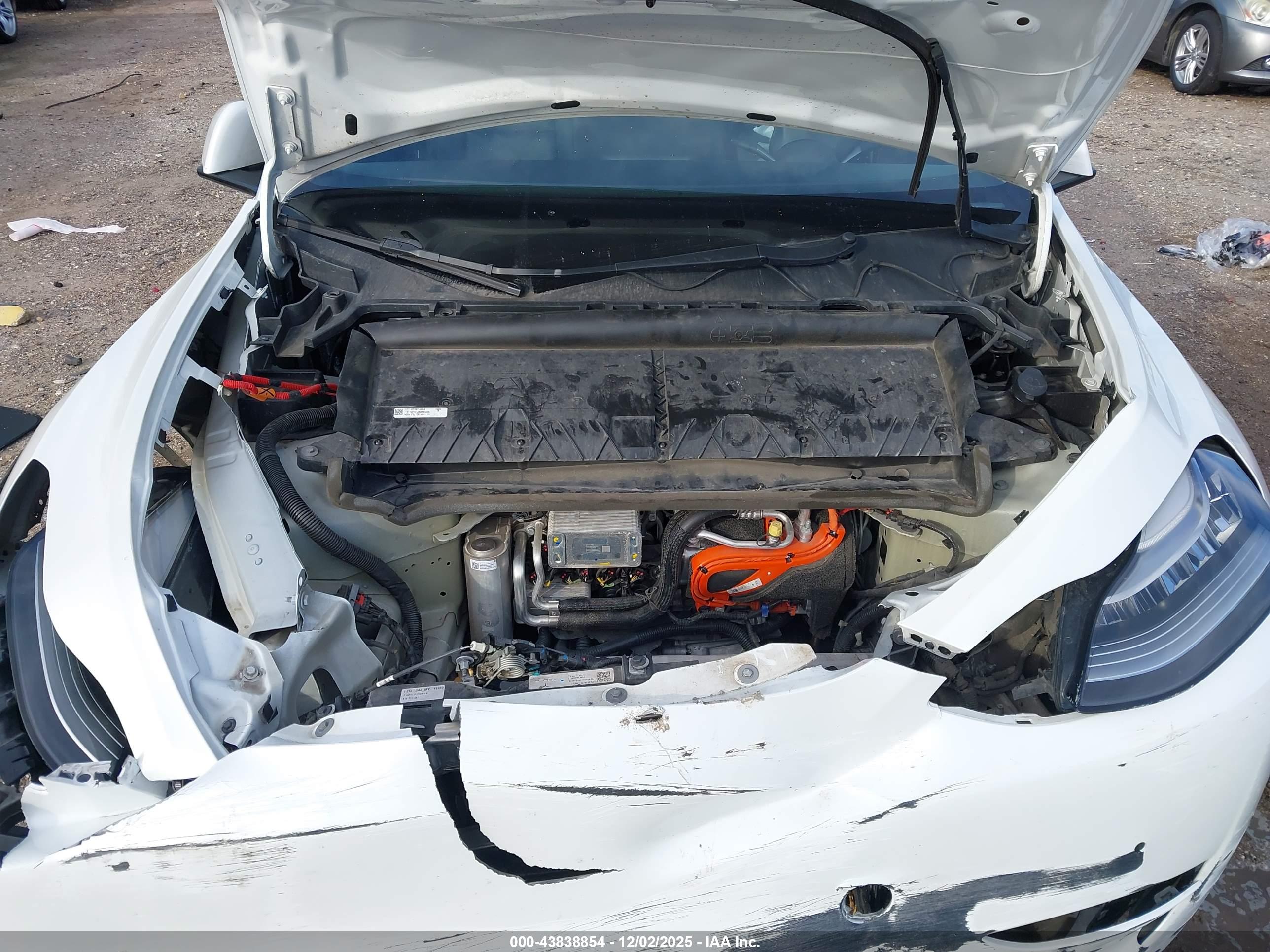 TESLA MODEL image 10