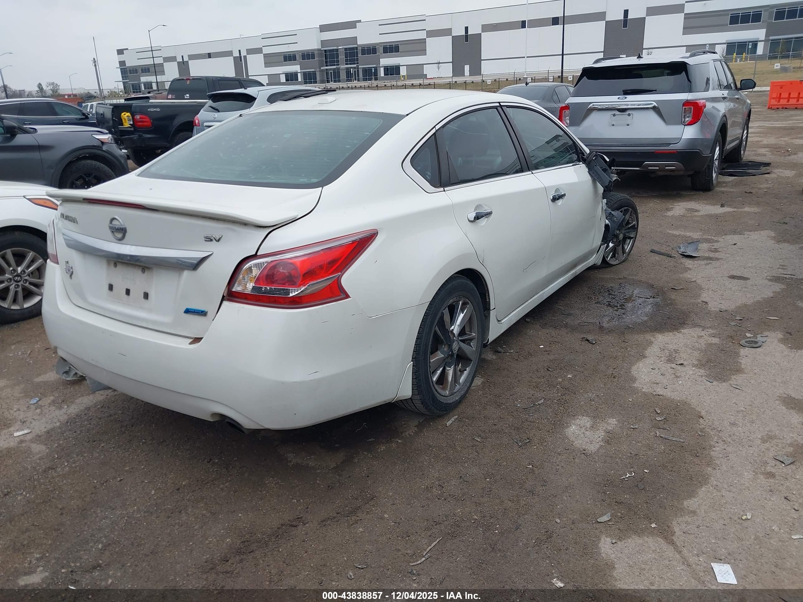 NISSAN ALTIMA image 4