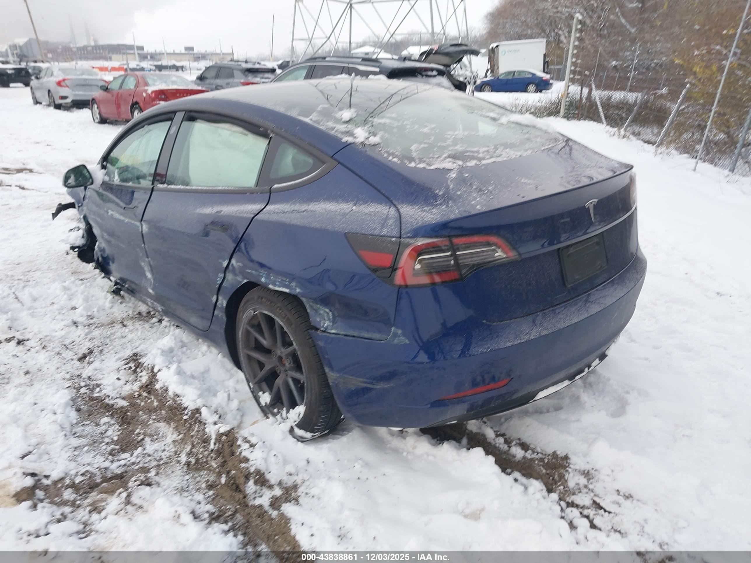TESLA MODEL image 3