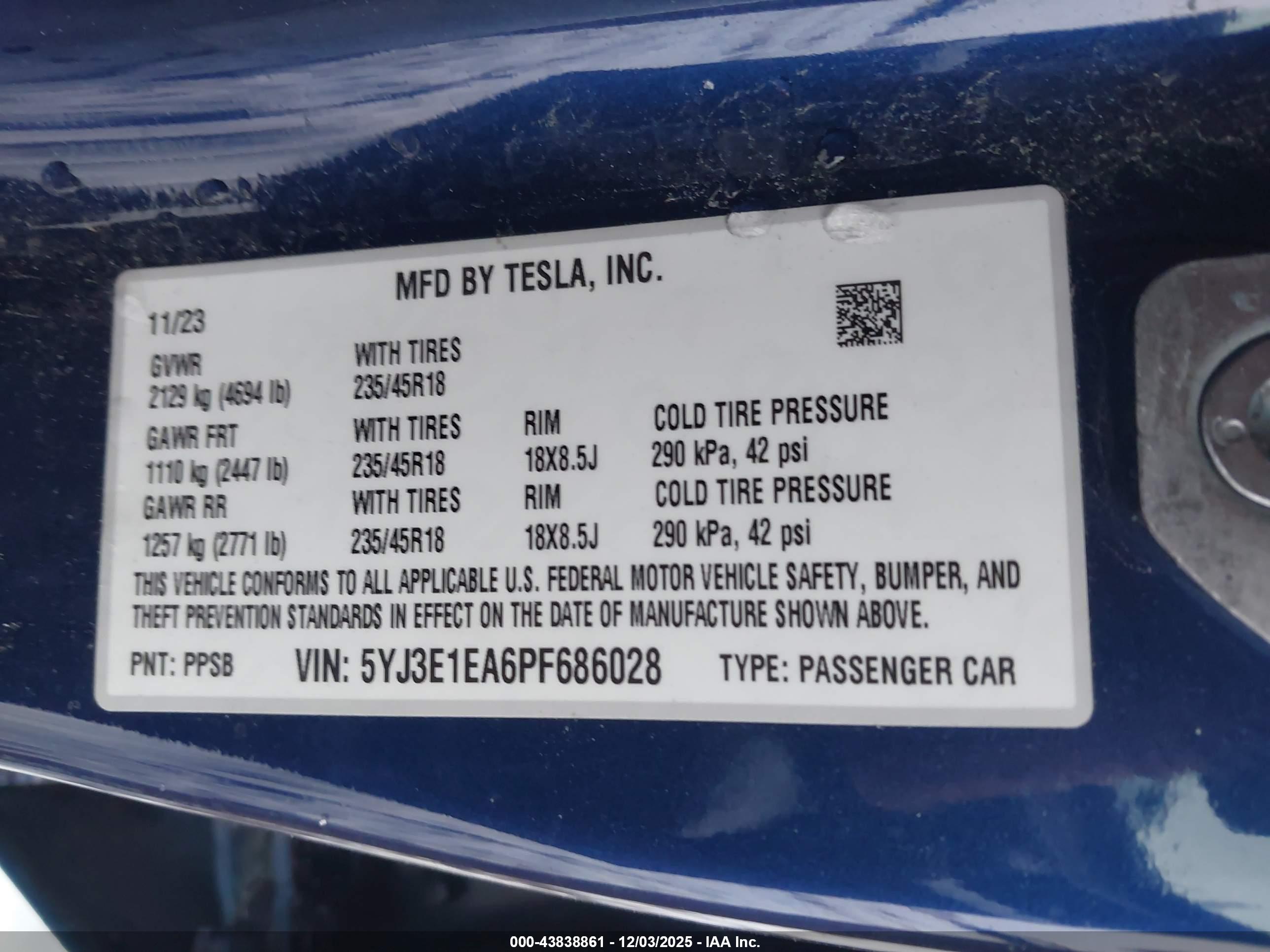 TESLA MODEL image 9
