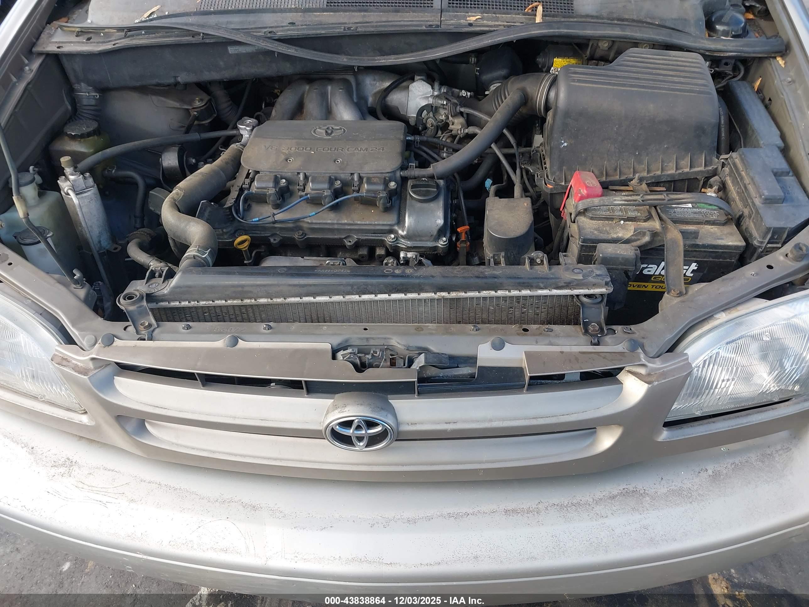 TOYOTA SIENNA image 10