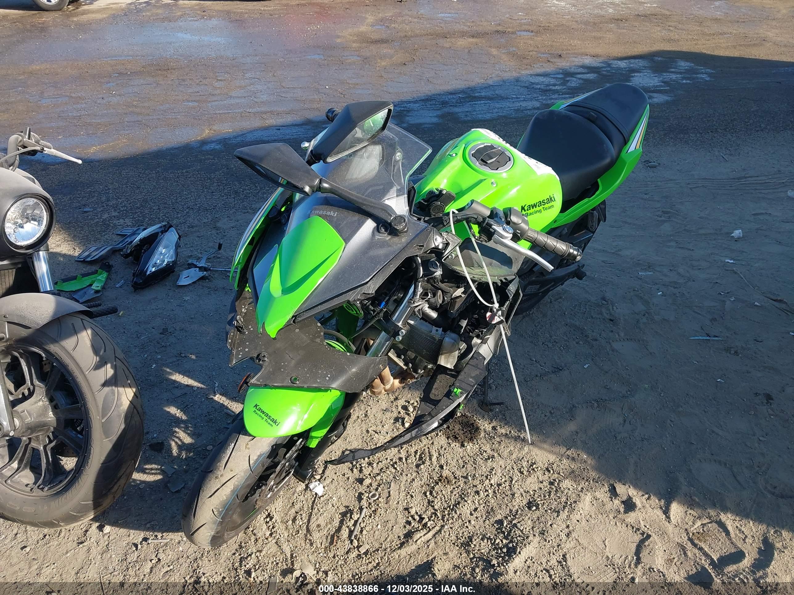 KAWASAKI EX650 image 2