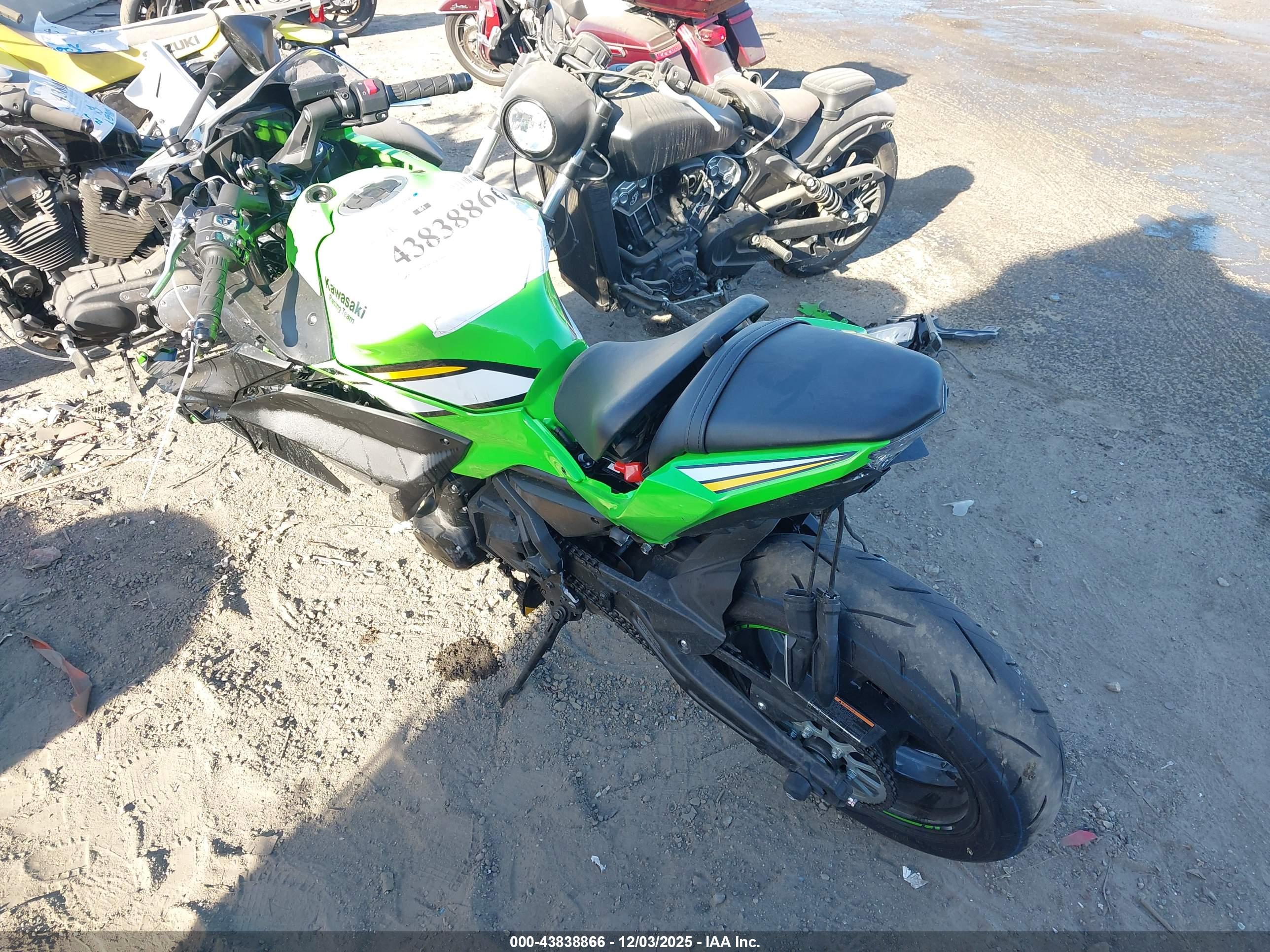 KAWASAKI EX650 image 3
