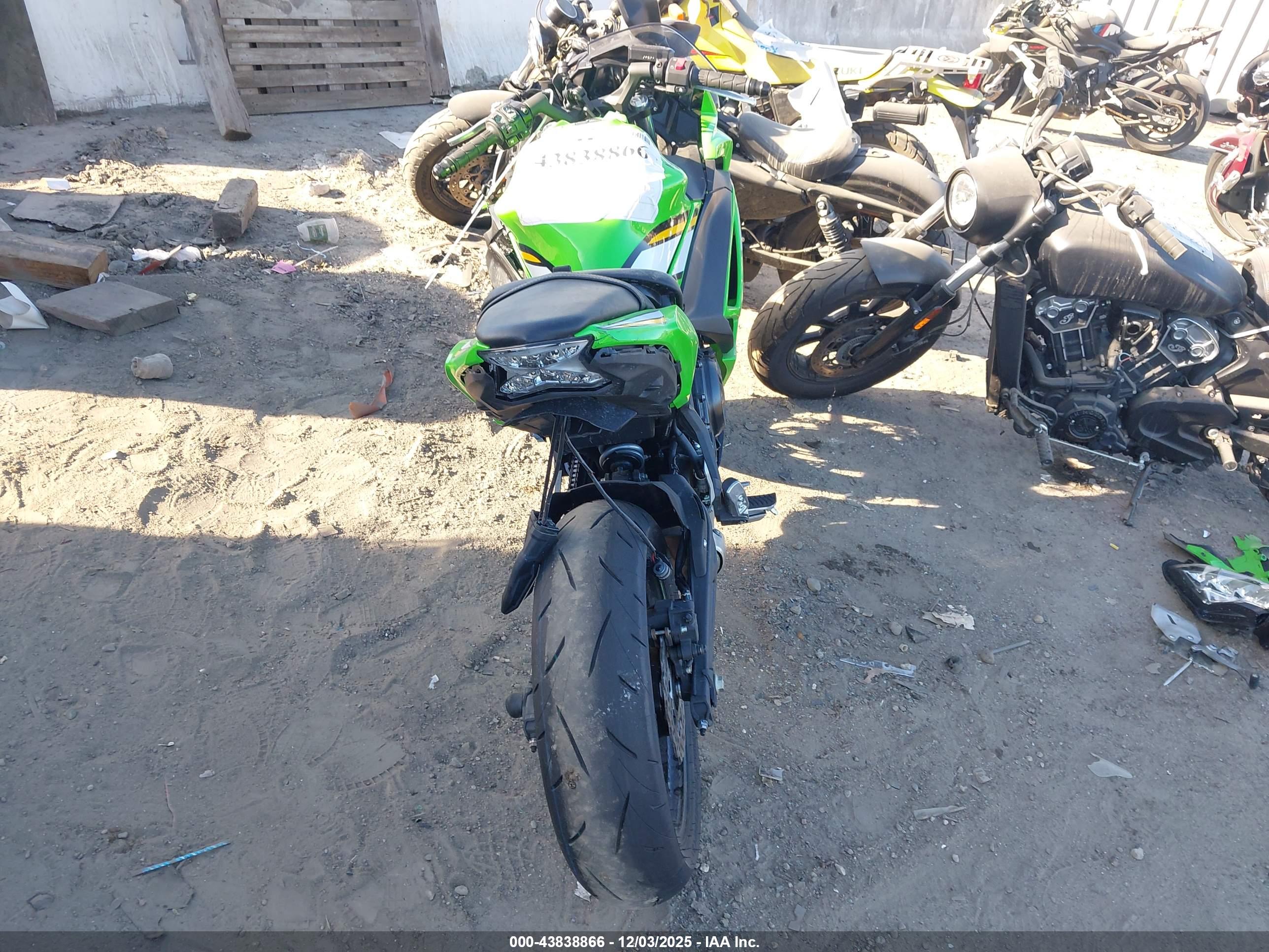 KAWASAKI EX650 image 6