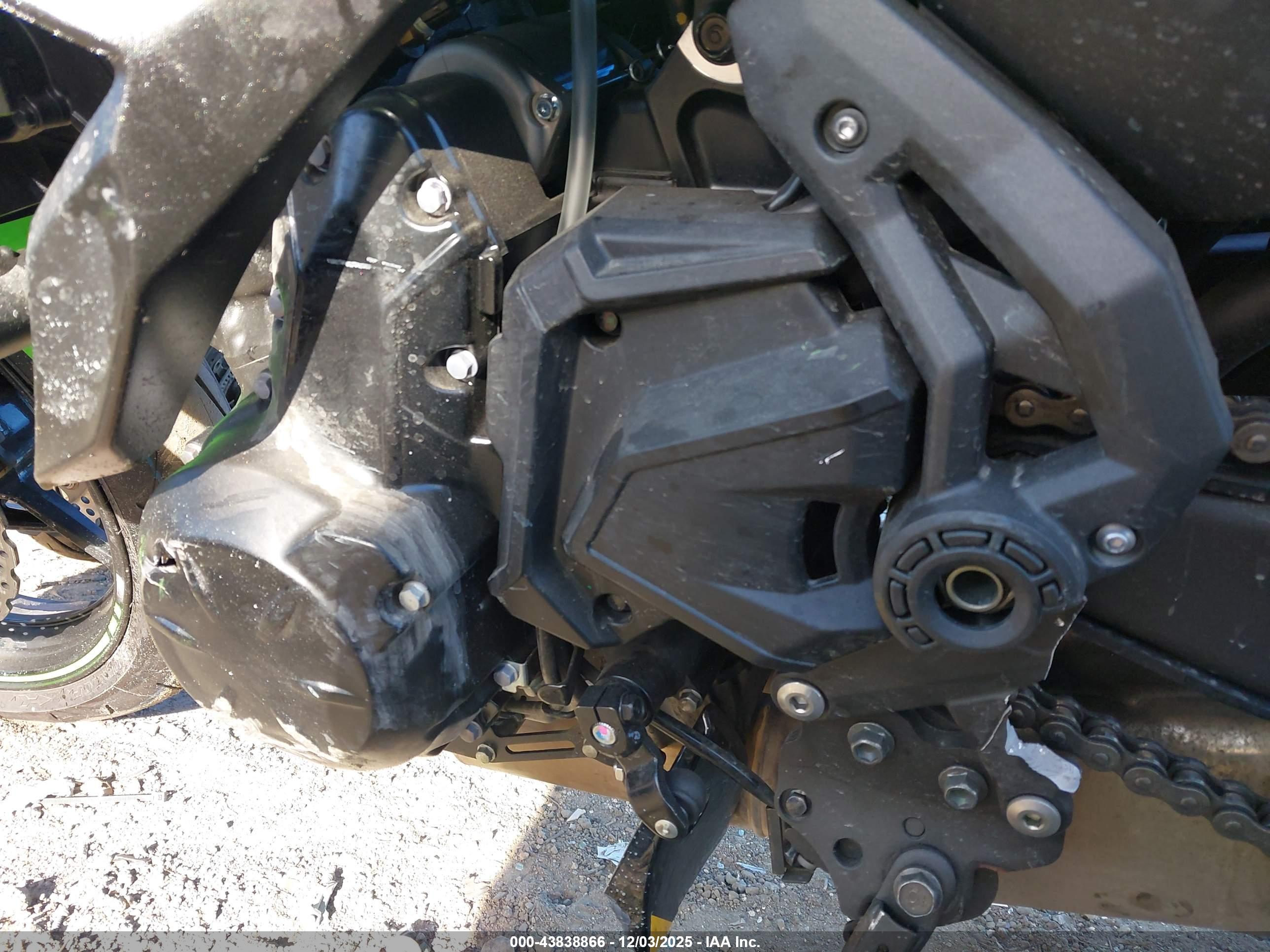 KAWASAKI EX650 image 9