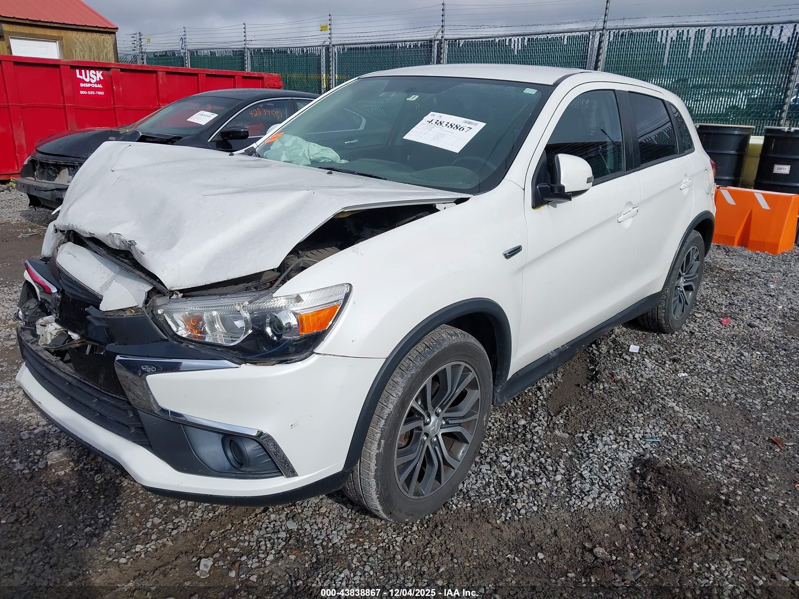 MITSUBISHI OUTLANDER image 2