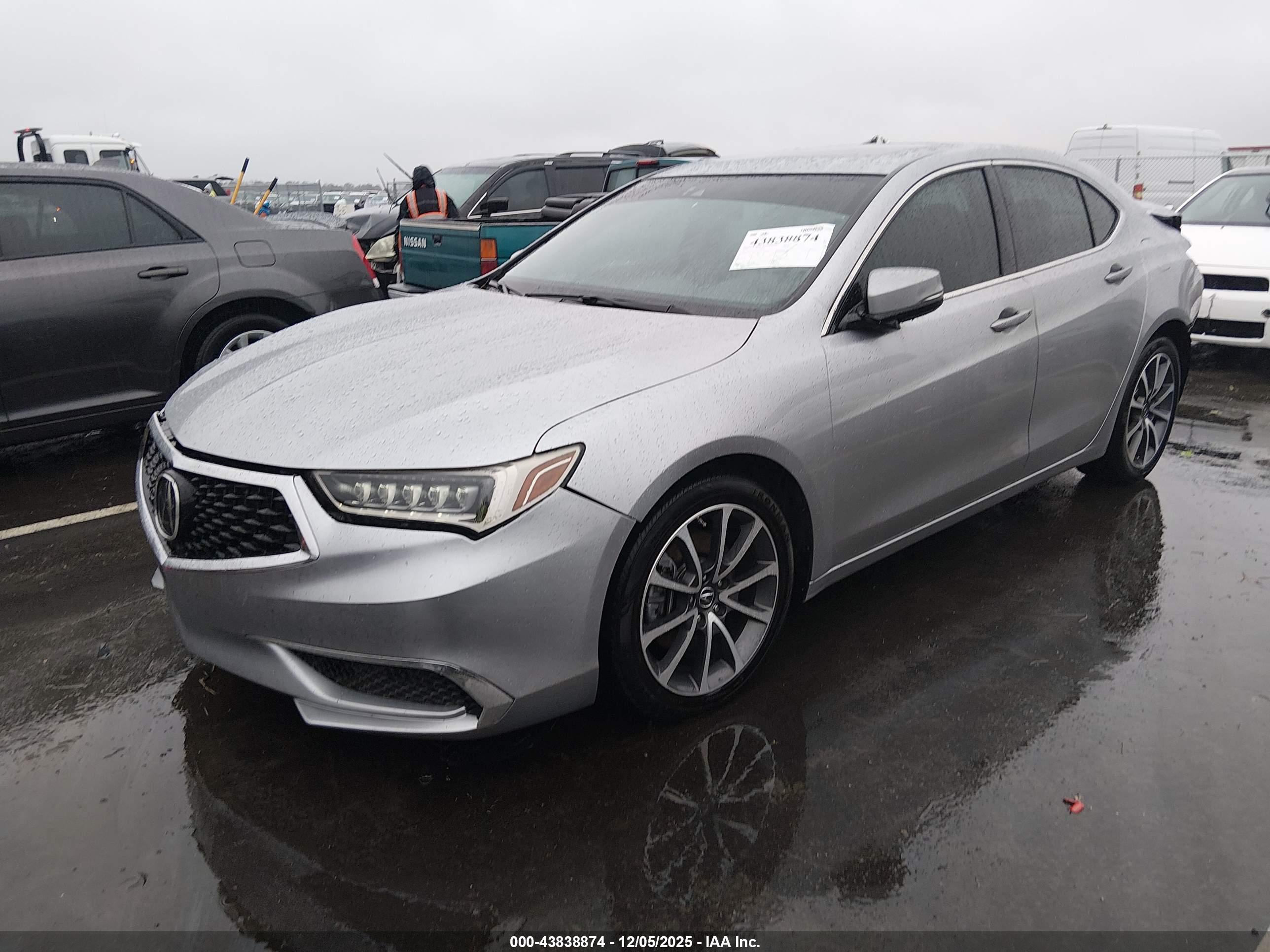 ACURA TLX image 2