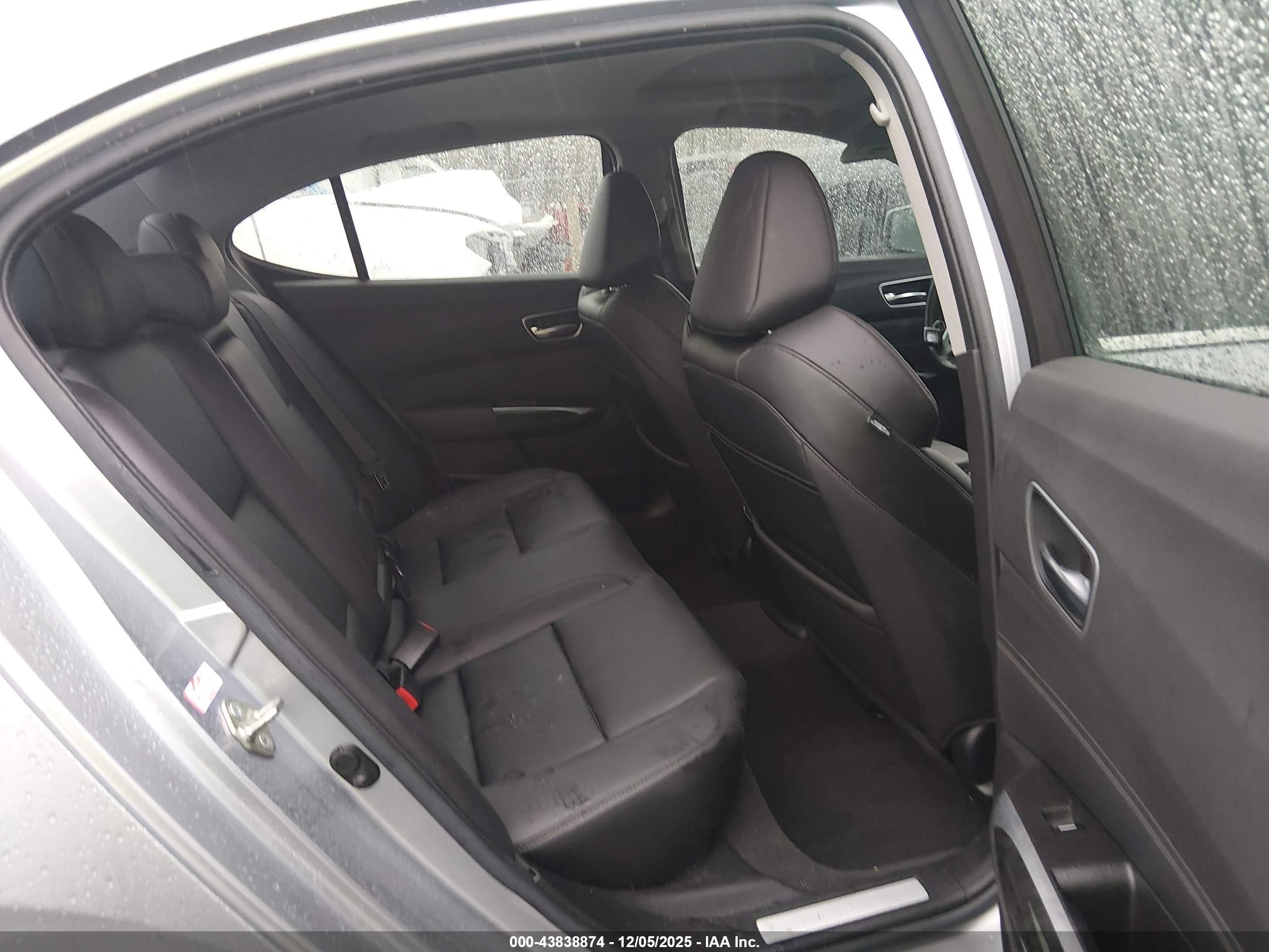 ACURA TLX image 8