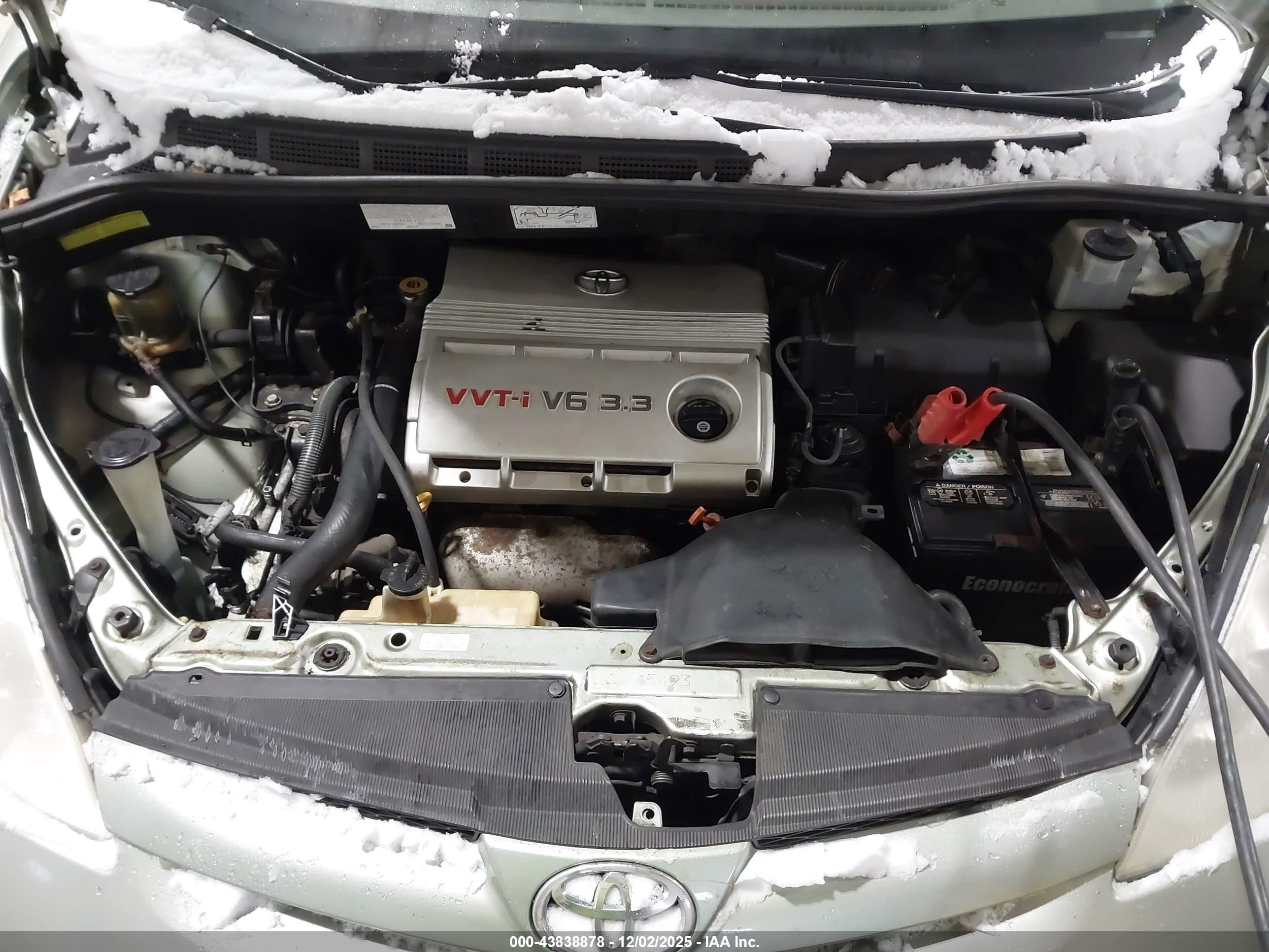 TOYOTA SIENNA image 10