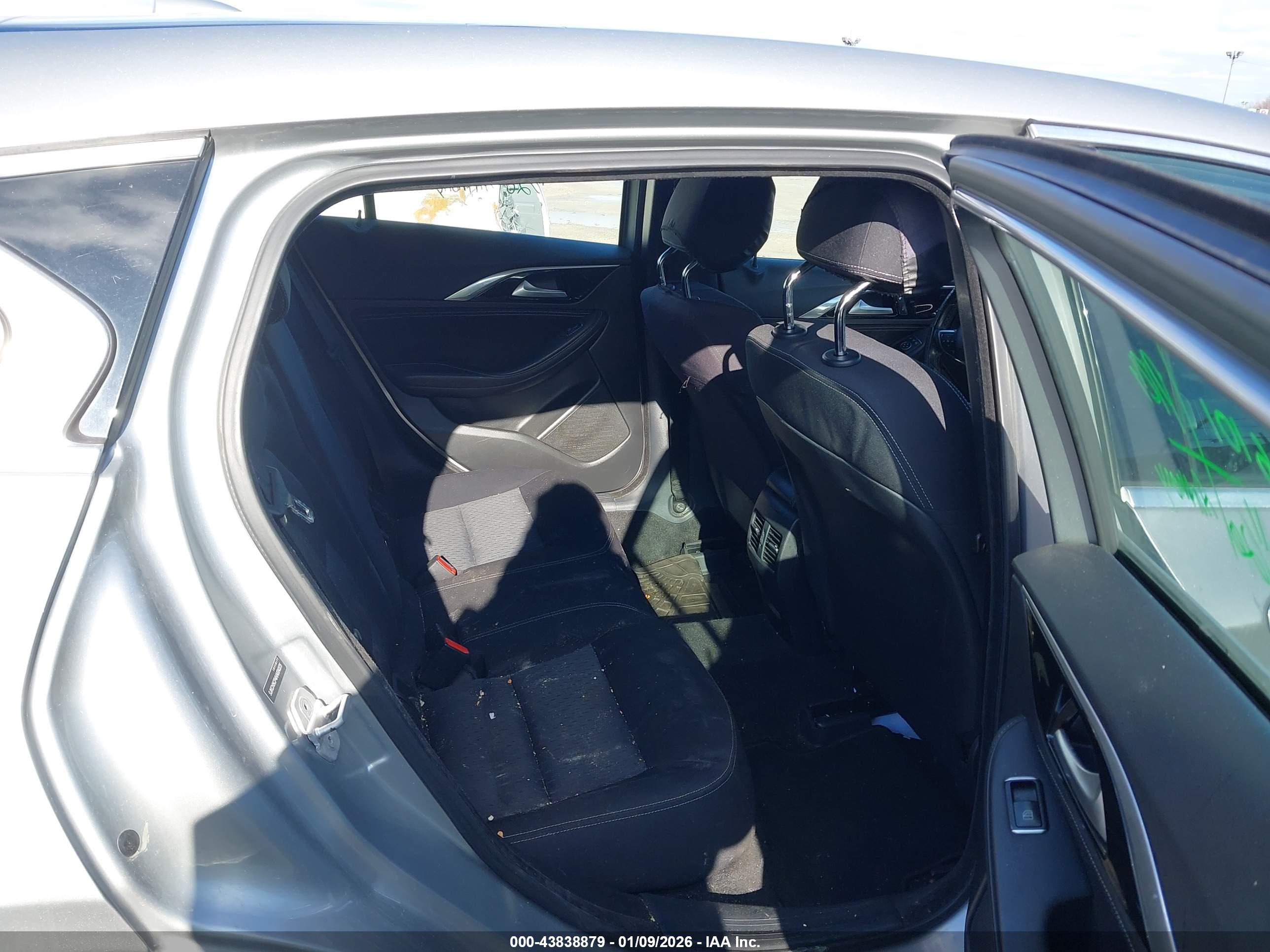 INFINITI QX30 image 8