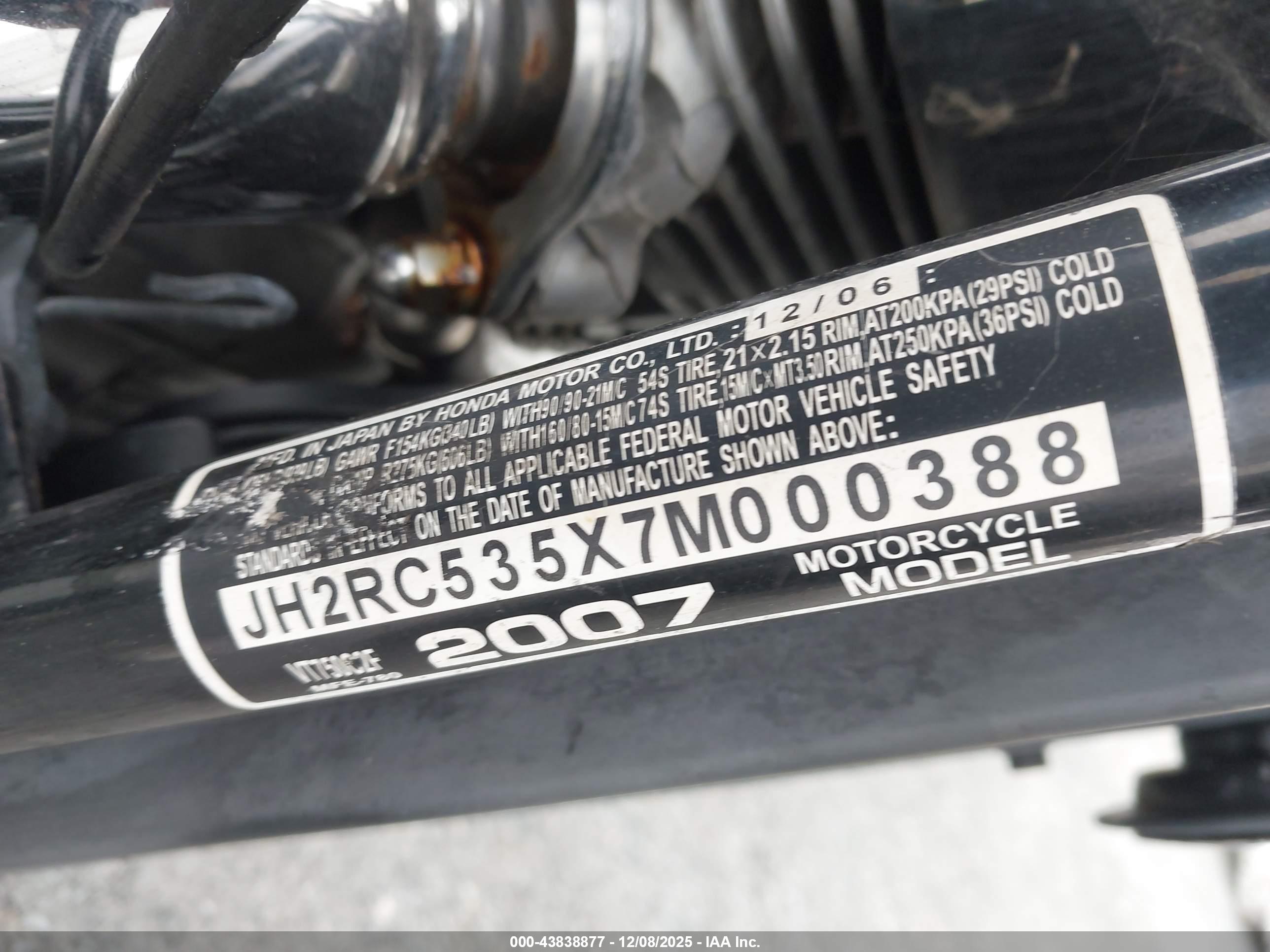 HONDA VT750 image 10