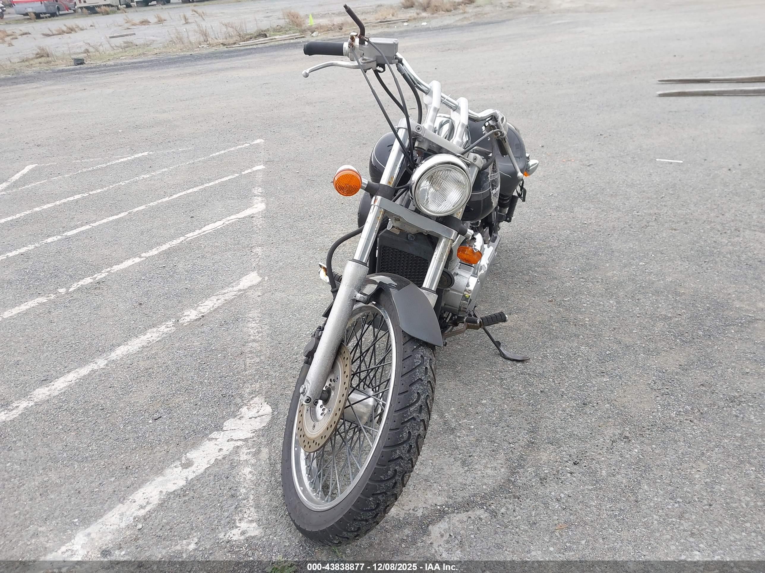 HONDA VT750 image 5