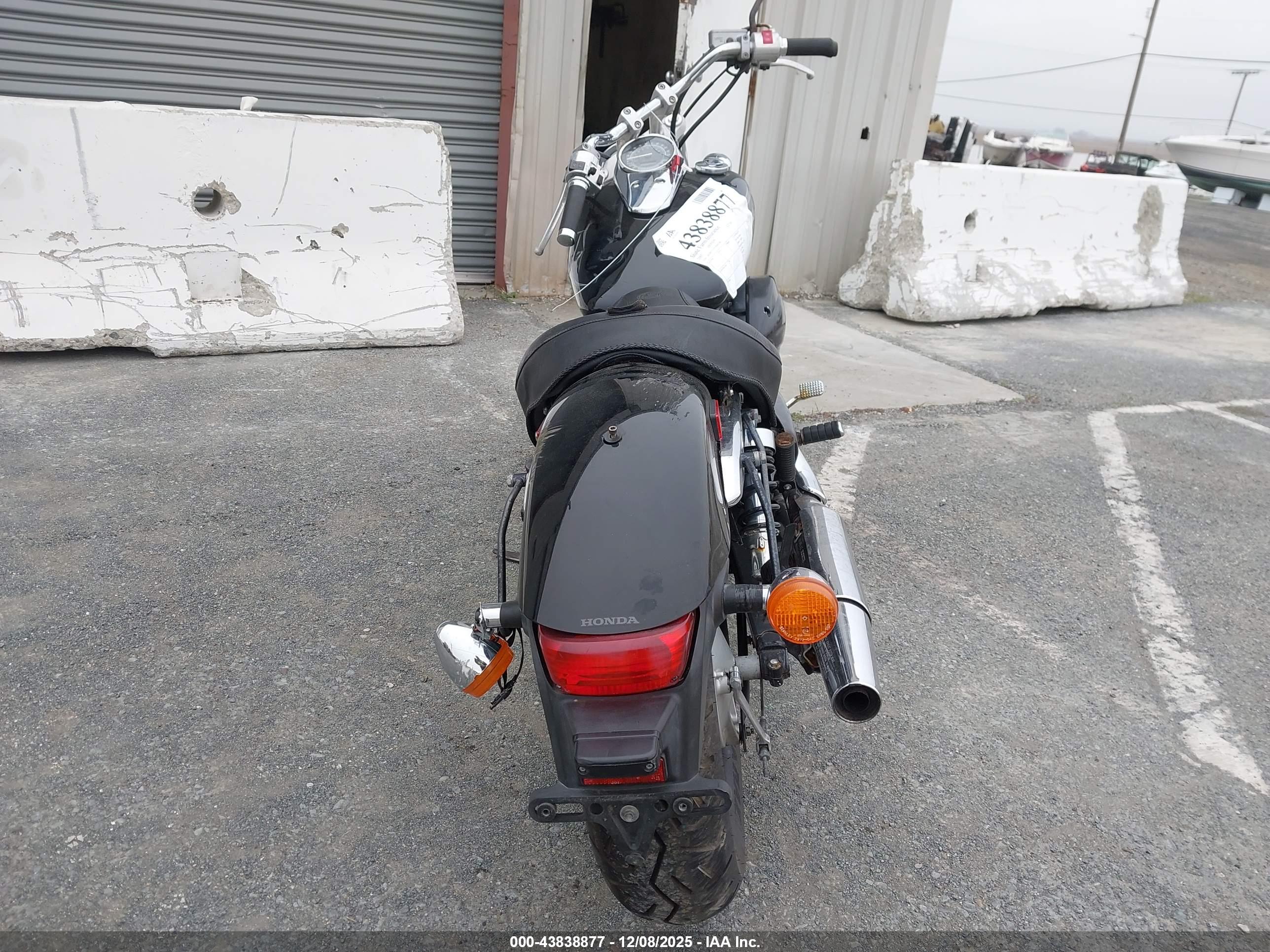 HONDA VT750 image 6