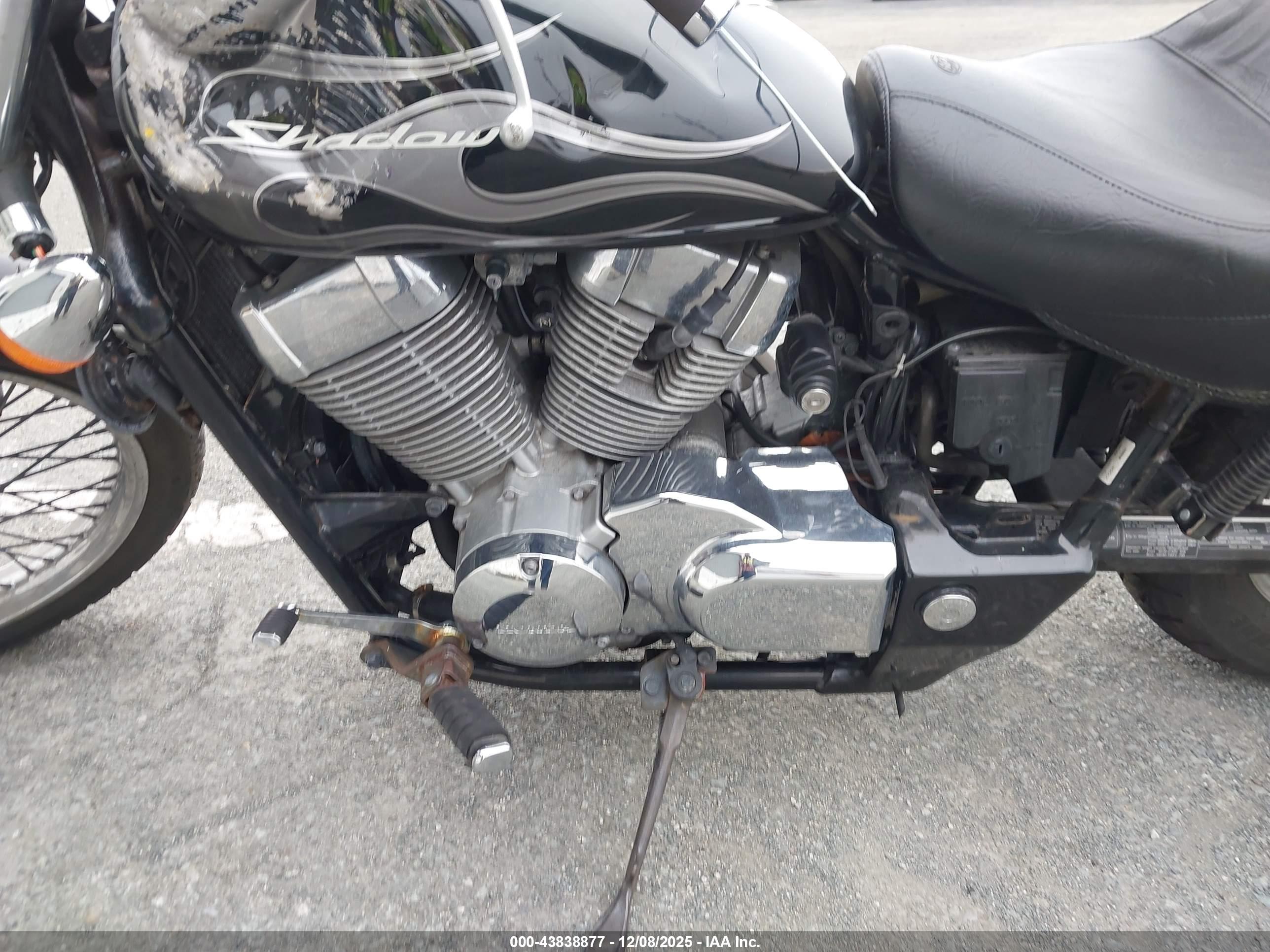 HONDA VT750 image 9