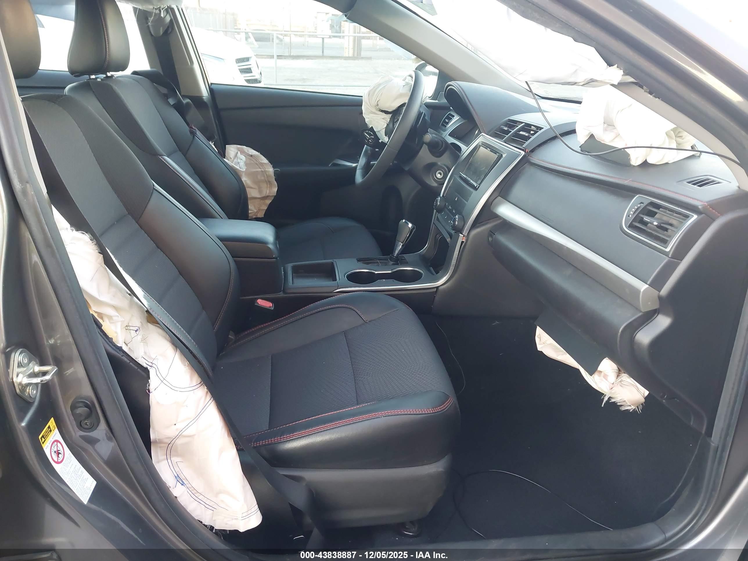 TOYOTA CAMRY image 5
