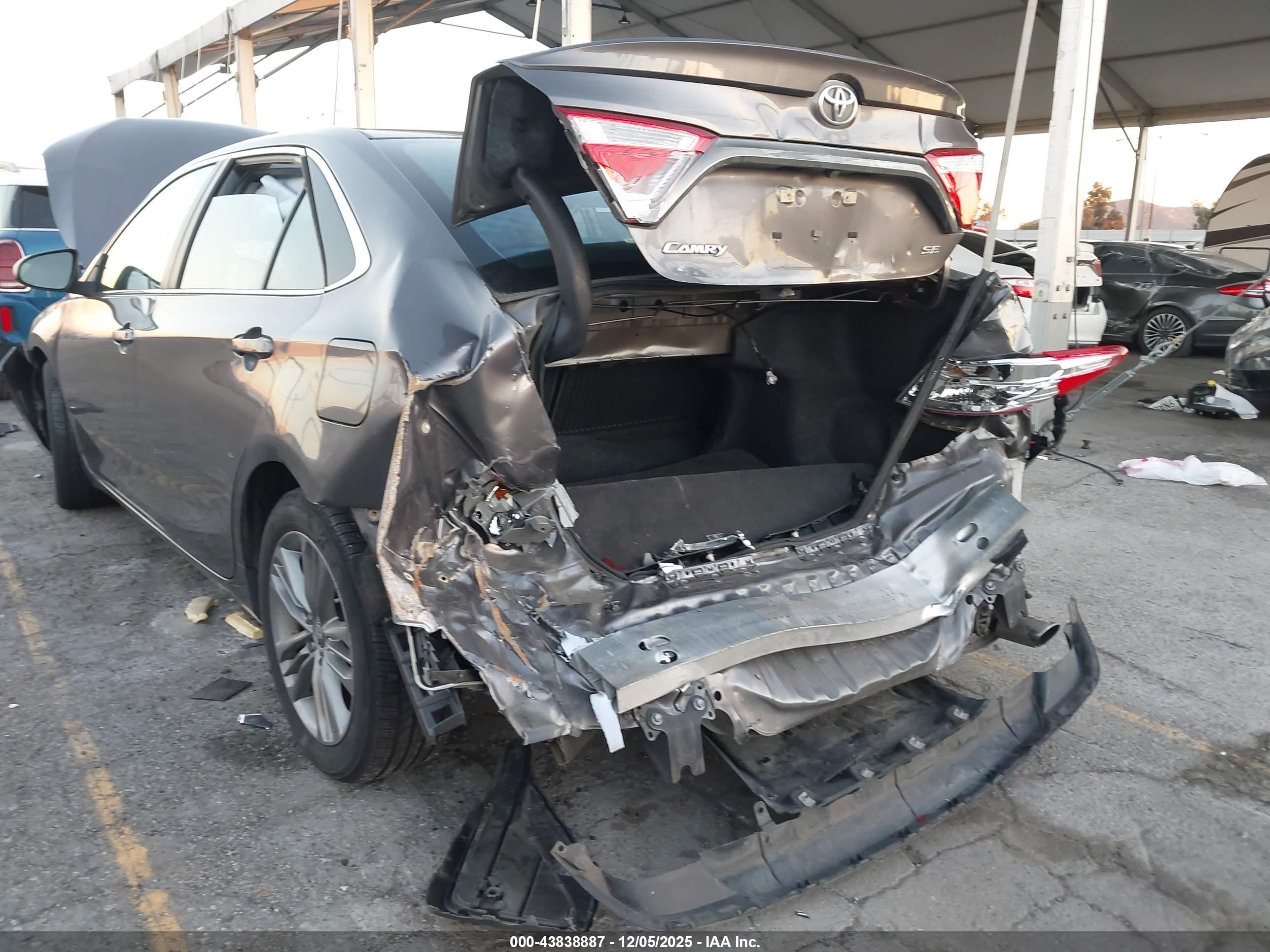 TOYOTA CAMRY image 6