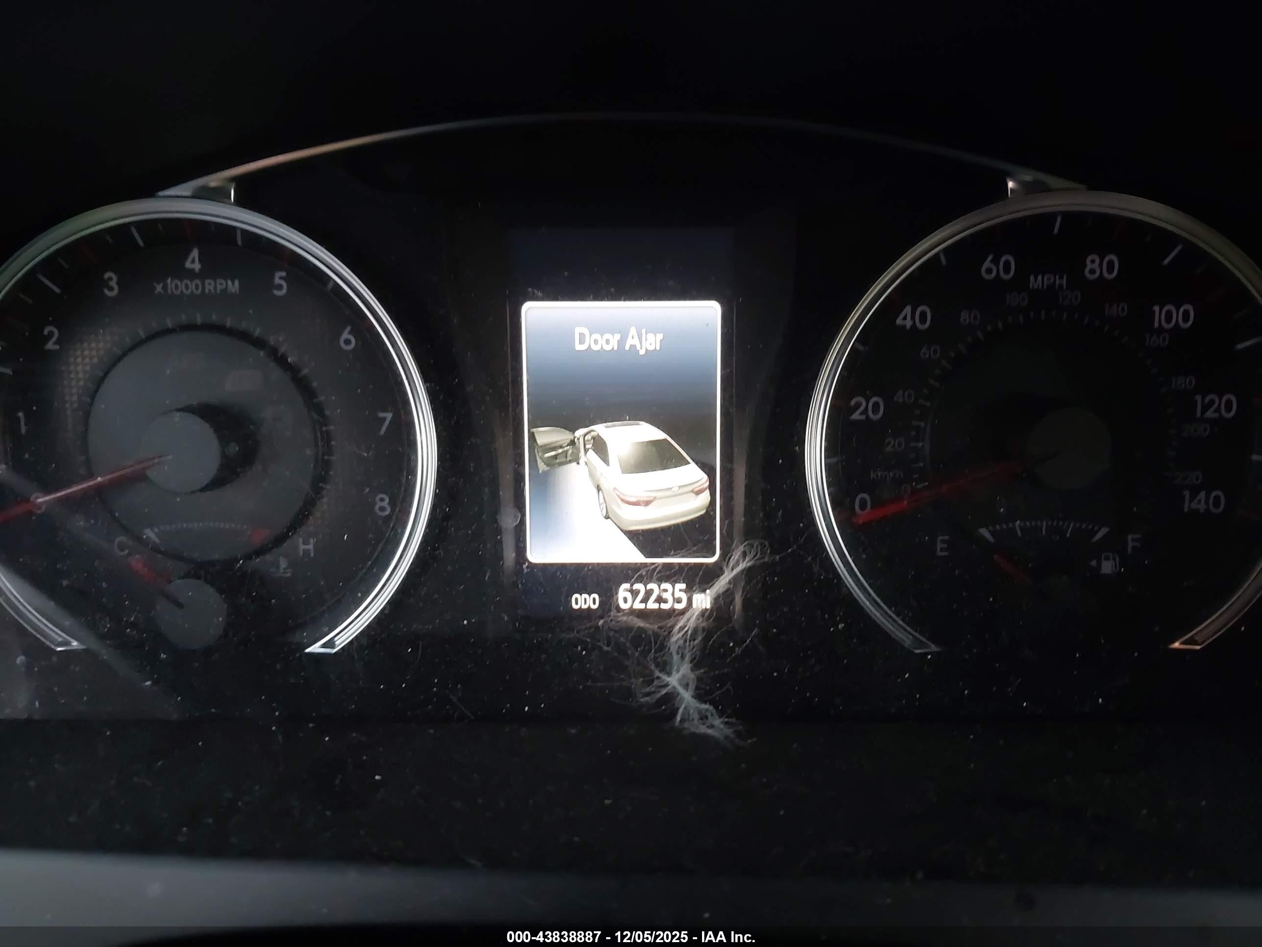 TOYOTA CAMRY image 7