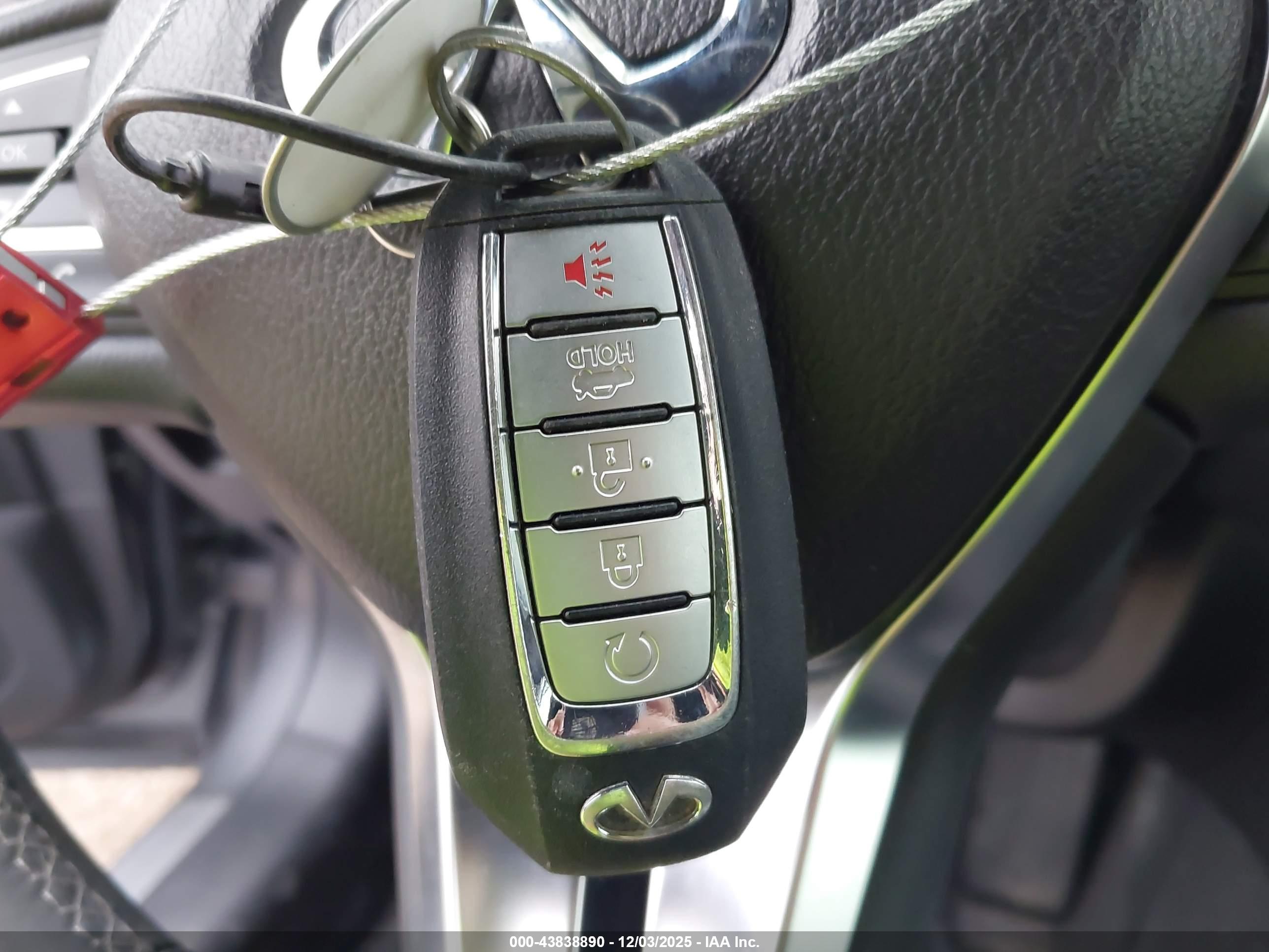 INFINITI Q60 image 11