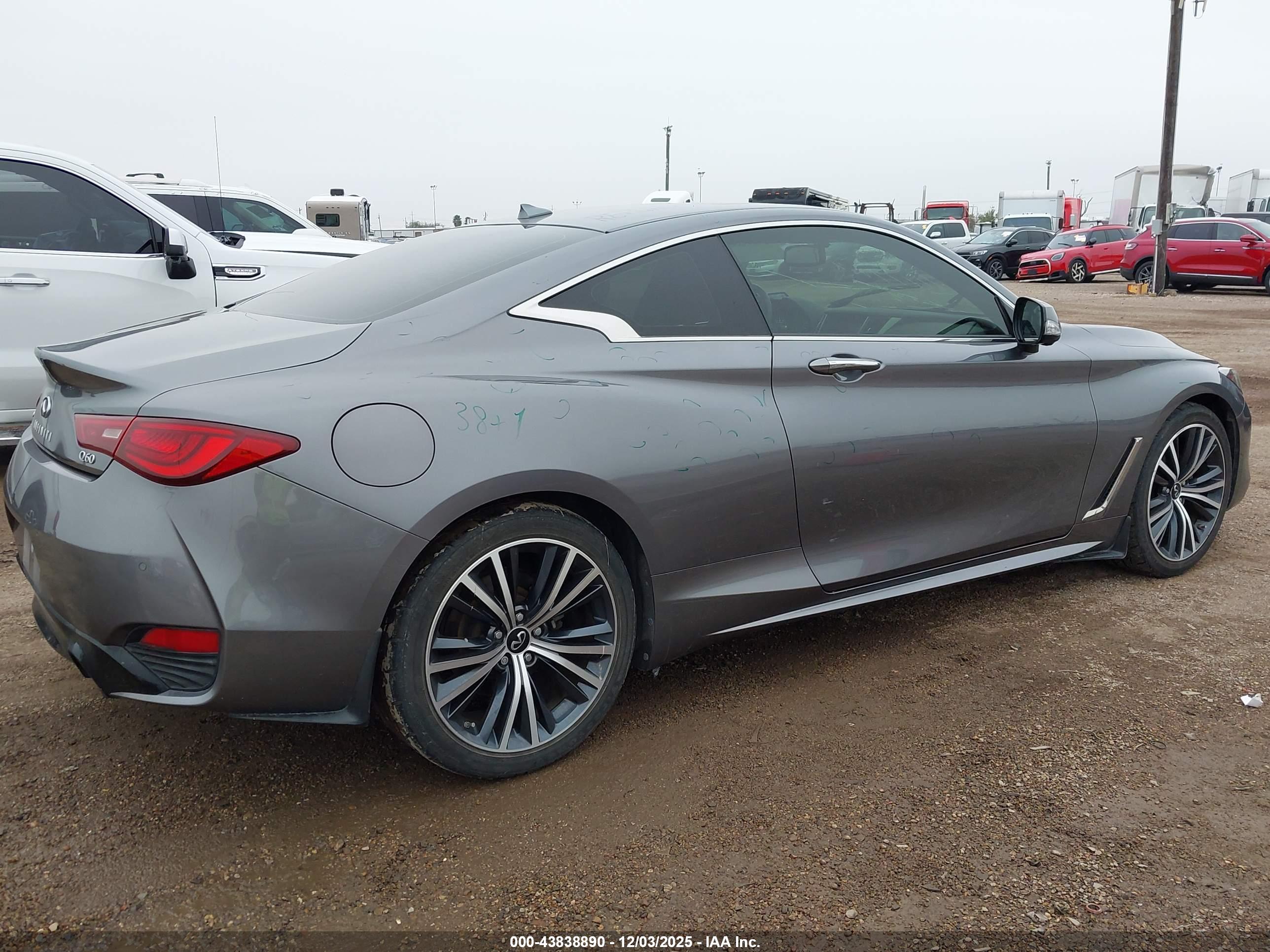INFINITI Q60 image 4