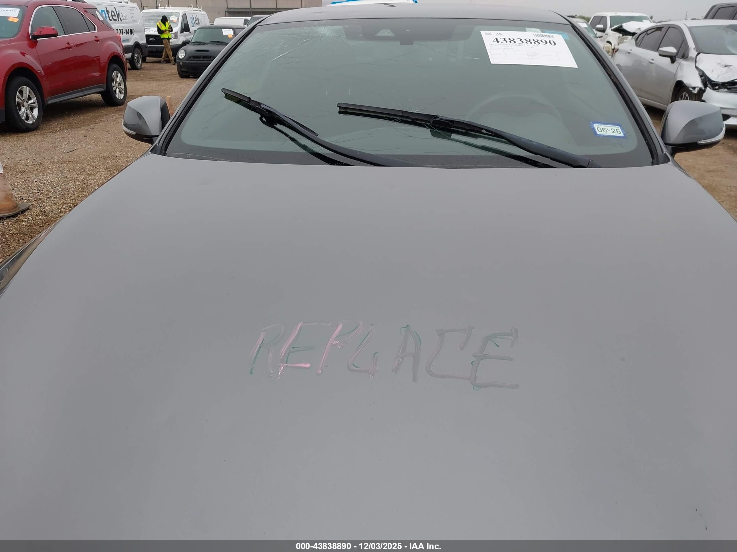 INFINITI Q60 image 6