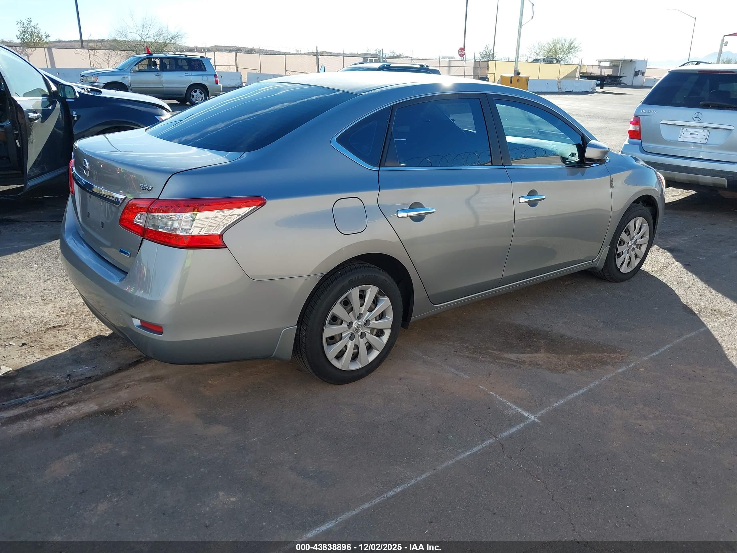 NISSAN SENTRA image 4