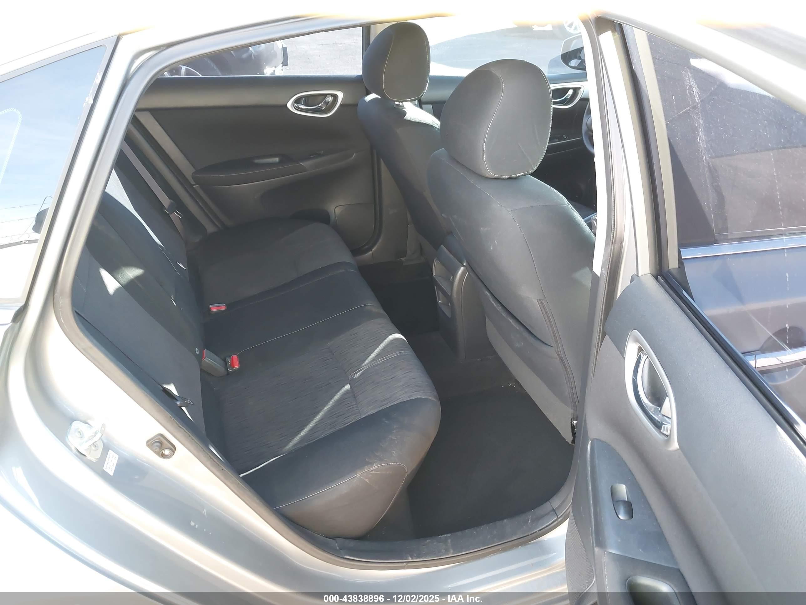 NISSAN SENTRA image 8